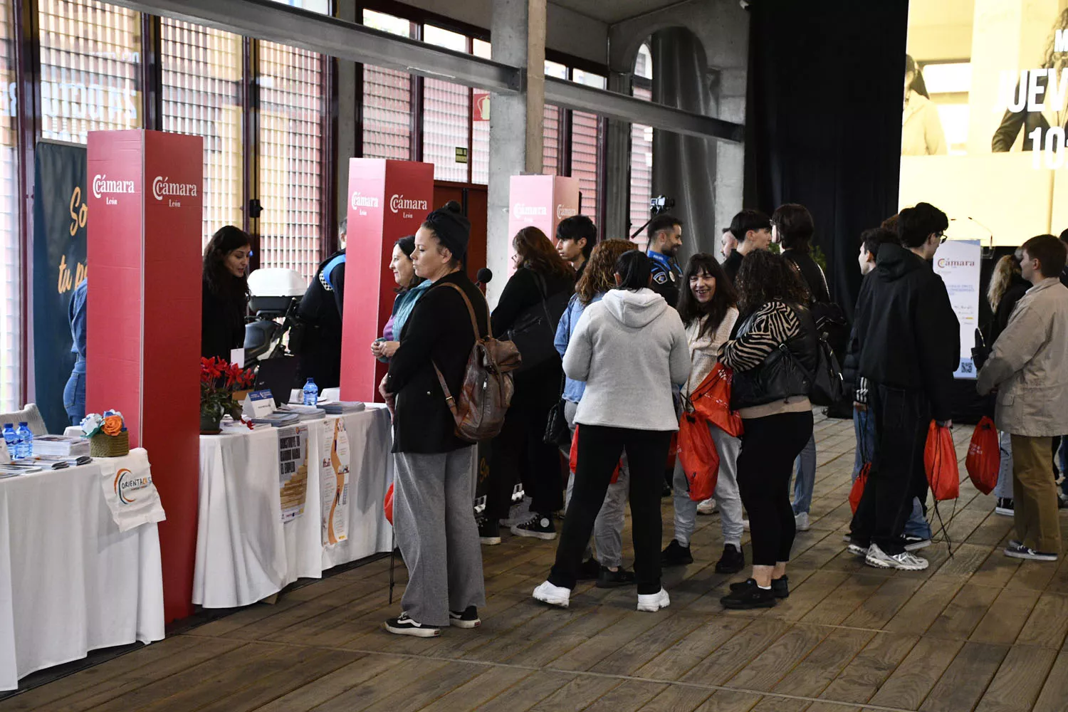 Feria de empleo y emprendimiento (17)