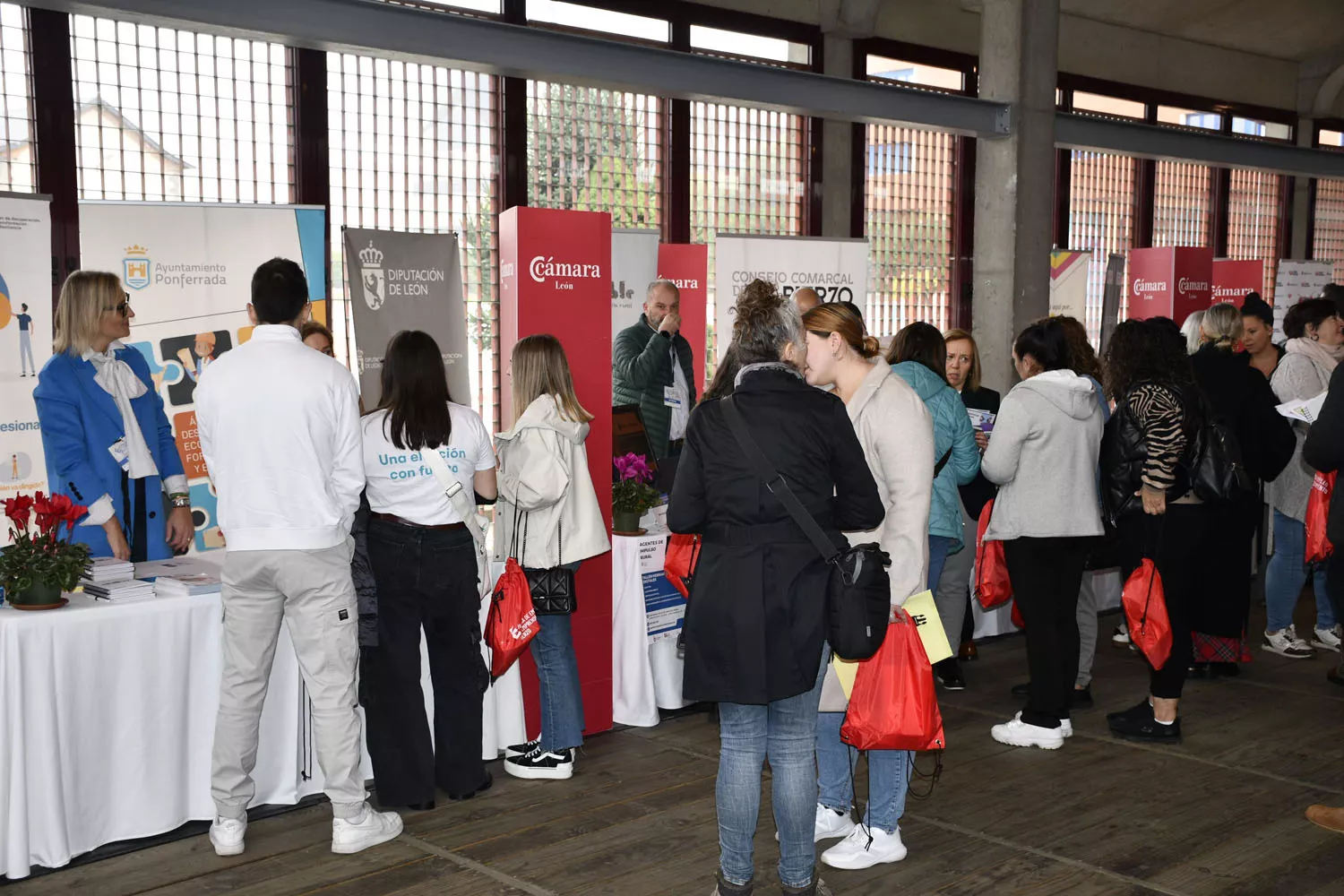 Feria de empleo y emprendimiento (31)