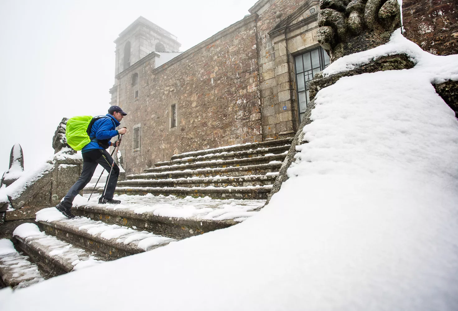   La nieve irrumpe con fuerza en La Covatilla (Salamanca)  | Jose Vicente / ICAL.