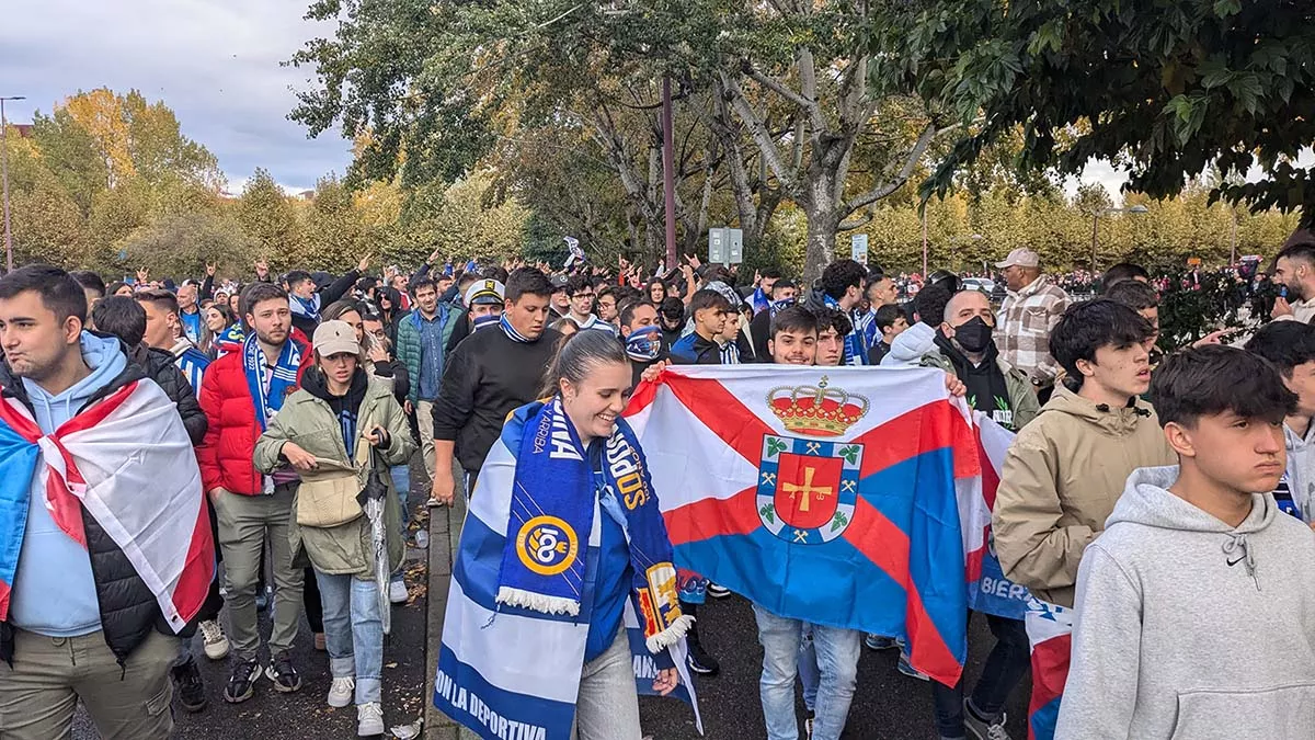 La marea blanquiazul rodea el Reino de León