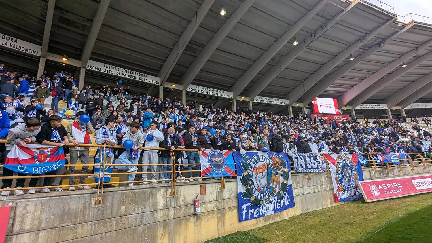 La marea blanquiazul rodea el Reino de León