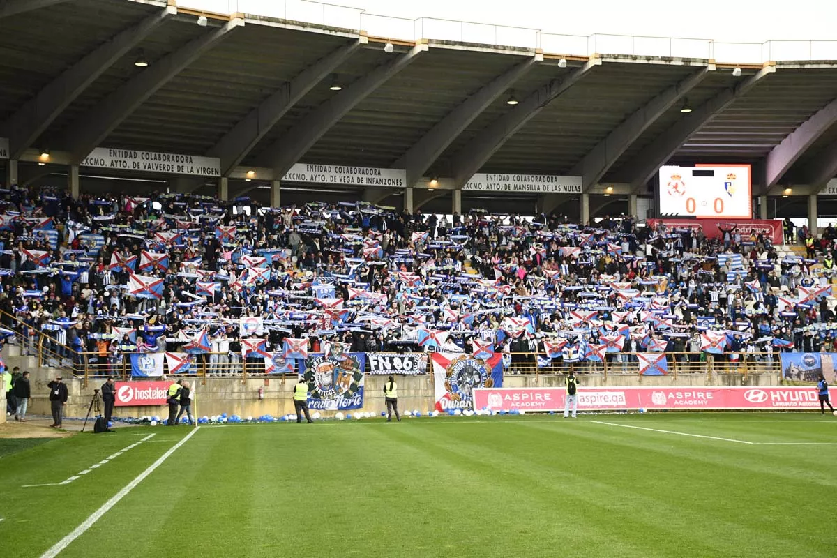 Así se vivió el derbi entre la Cultural y la Ponferradina