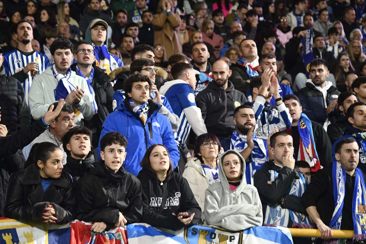 Así se vivió el derbi entre la Cultural y la Ponferradina