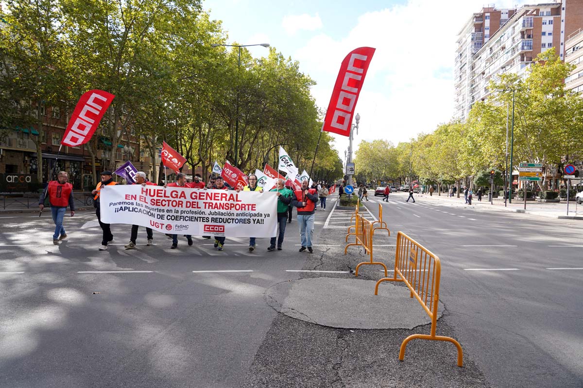  Masivo seguimiento de la huelga de conductores de autobuses en Auvasa