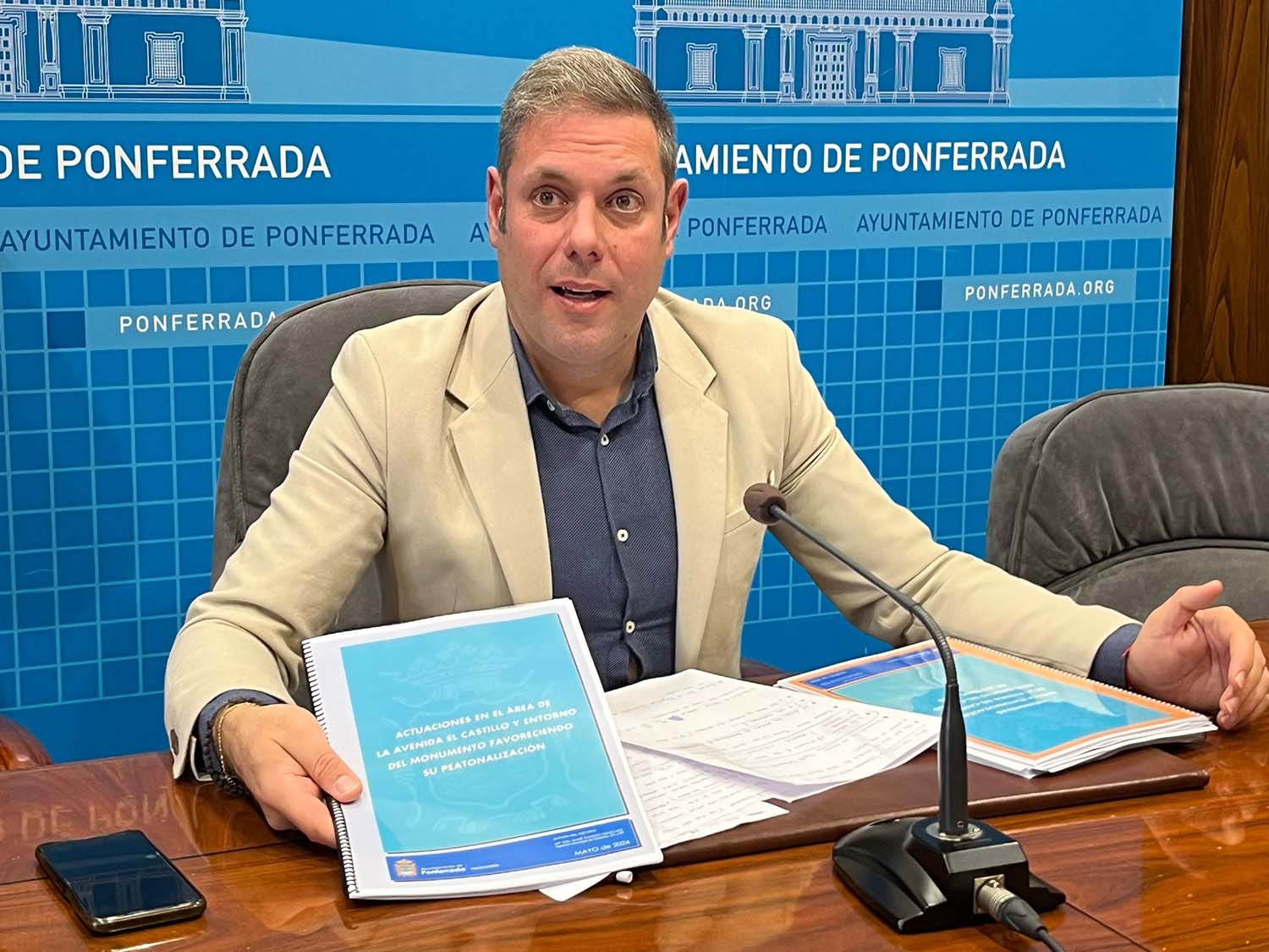 Iván Alonso en la rueda de prensa de este martes sobre la semipeatonalización