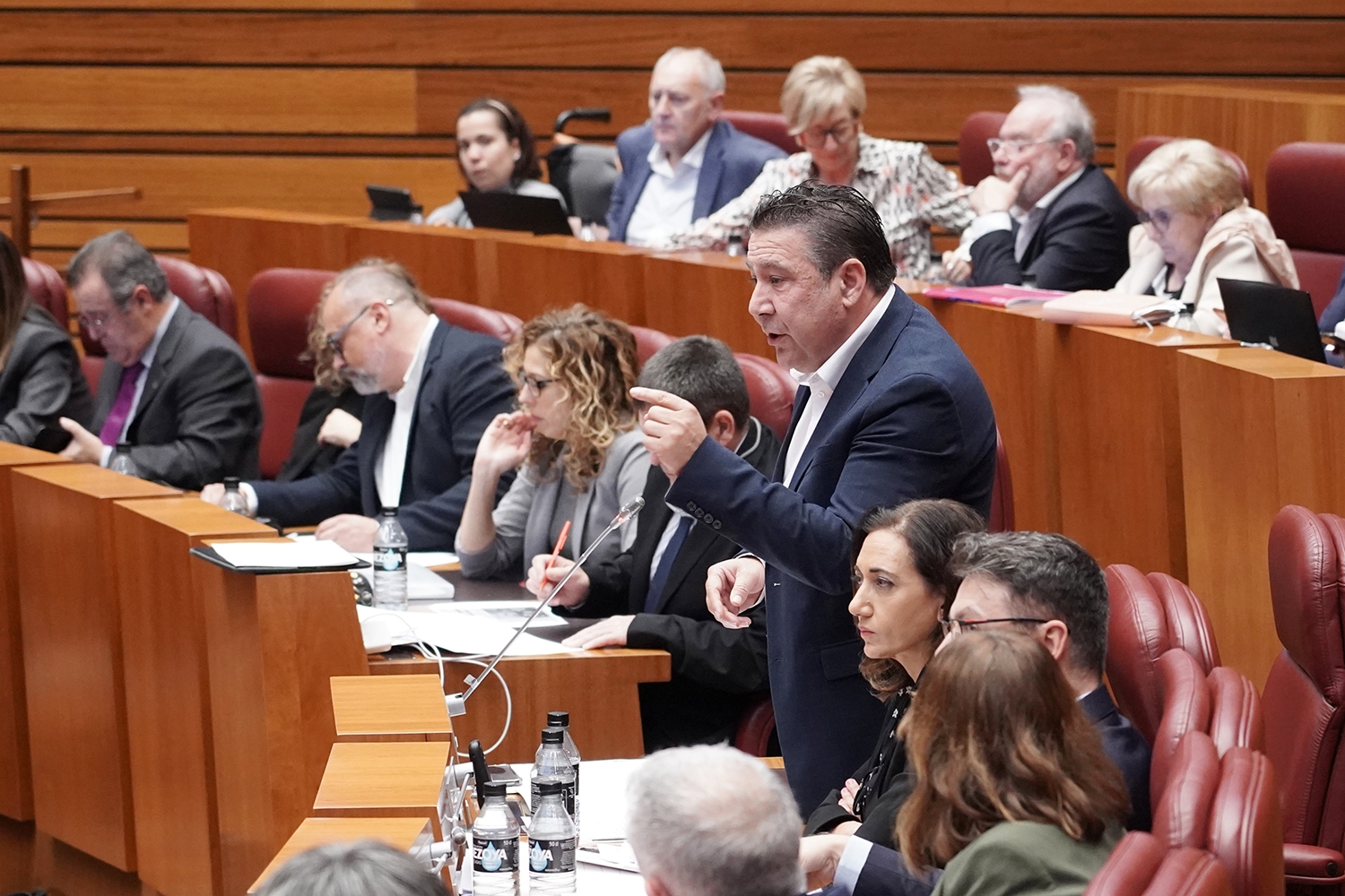 El procurador de la UPL, Luis Mariano Santos, durante el Pleno de las Cortes de Castilla