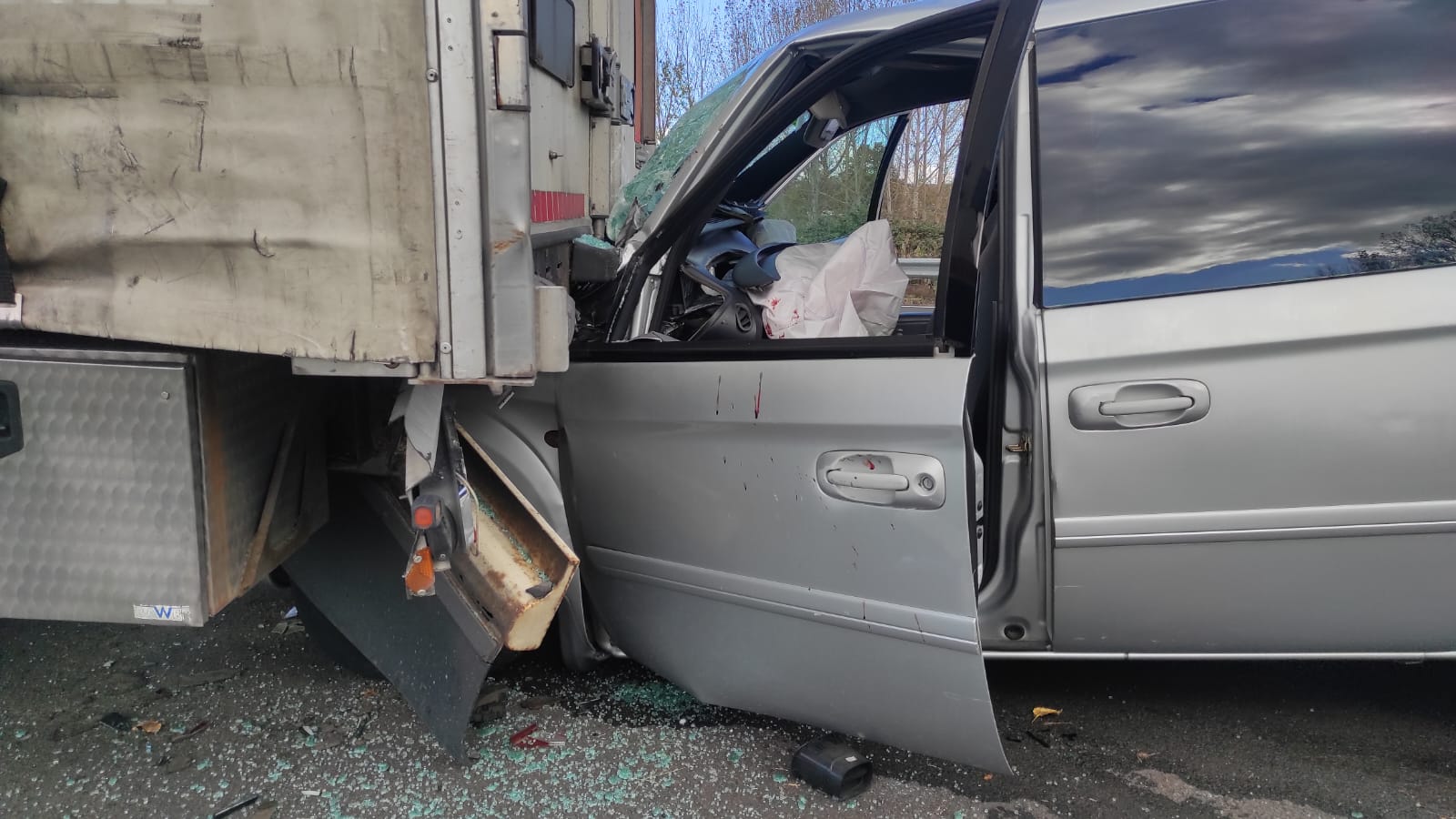 Accidente A 6 en la gasolinera de Repsol en Ponferrada 