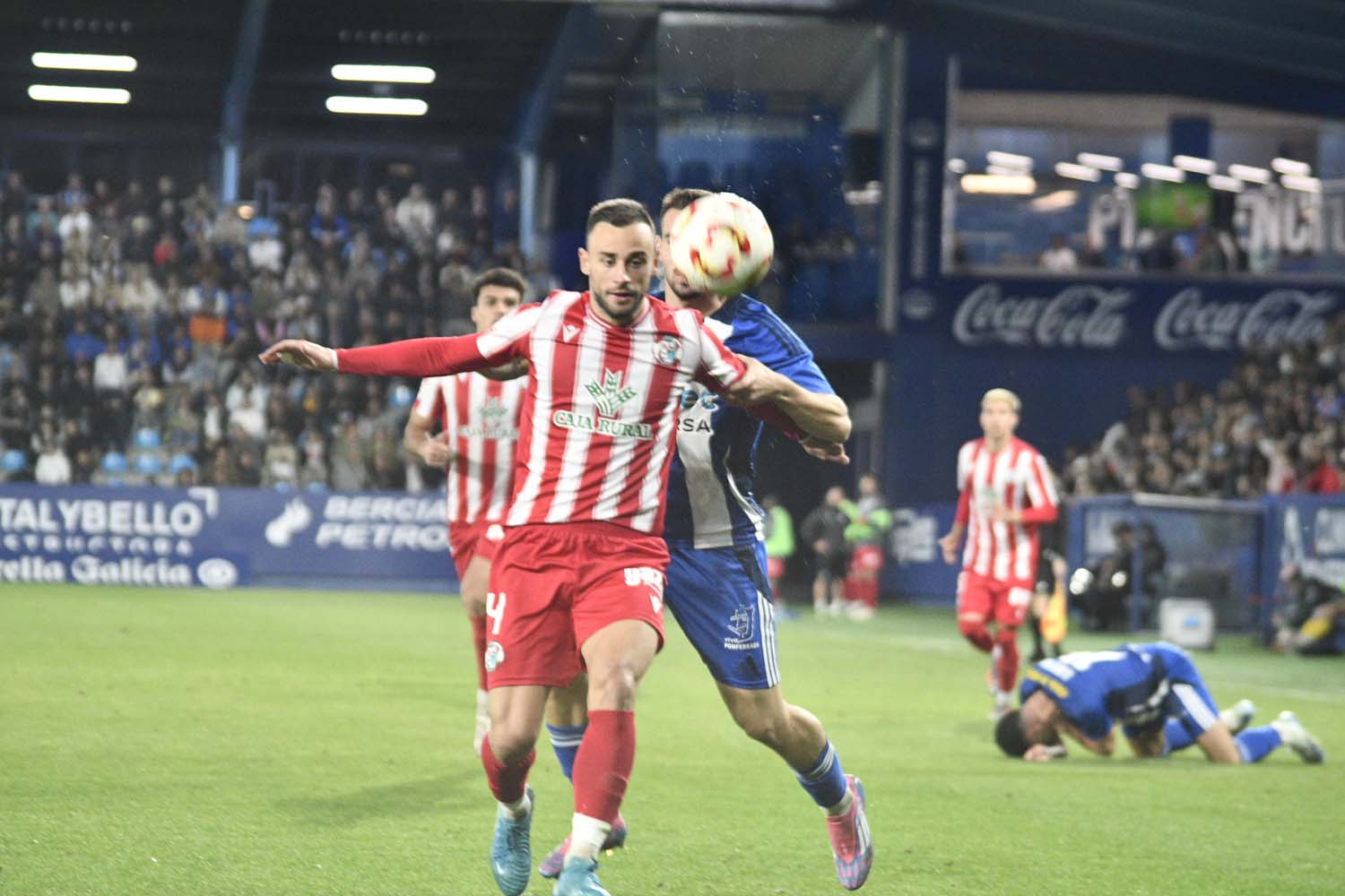 Aficionados durante el Ponferradina Zamora (119)