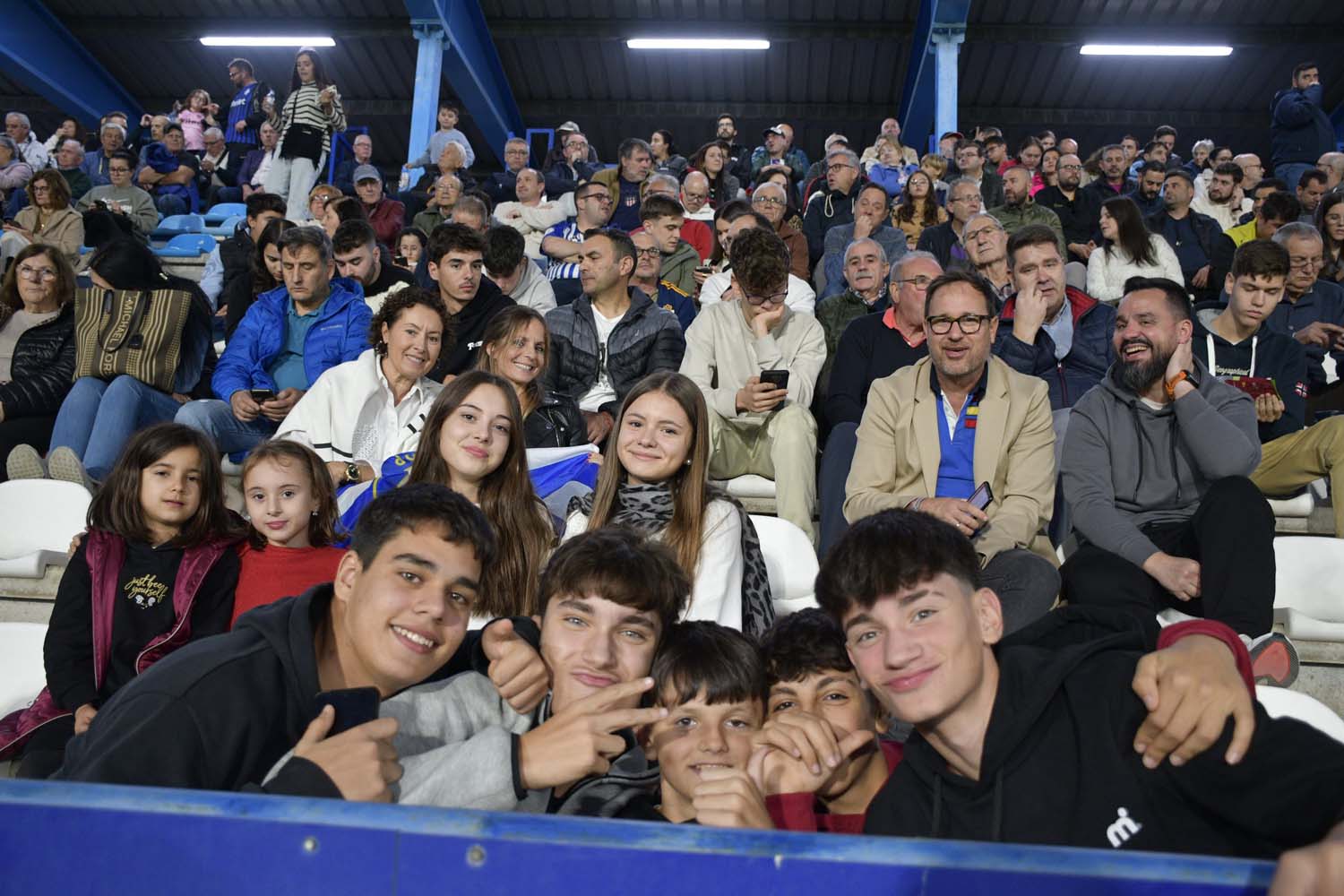 Aficionados durante el Ponferradina Zamora (110)