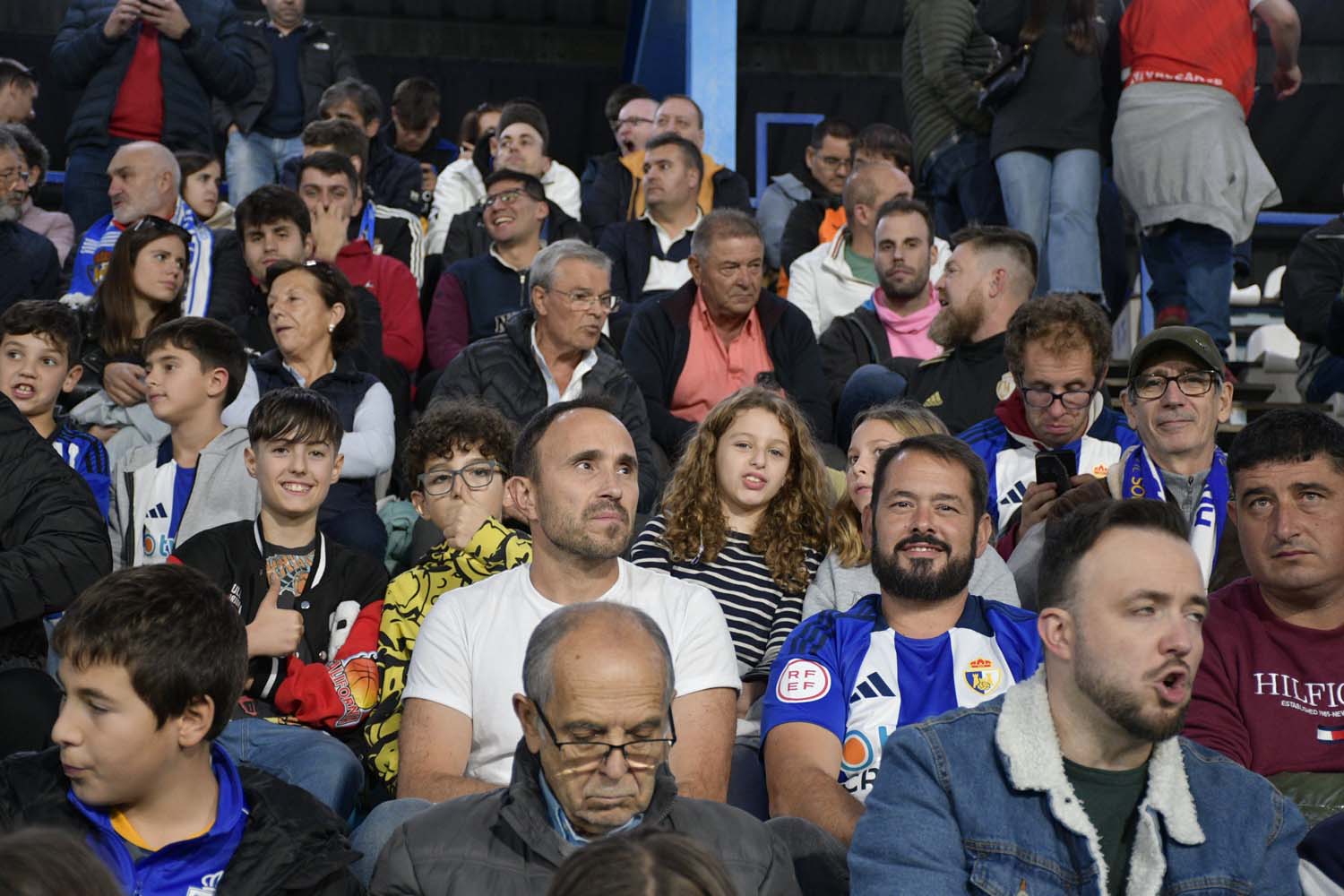 Aficionados durante el Ponferradina Zamora (86)