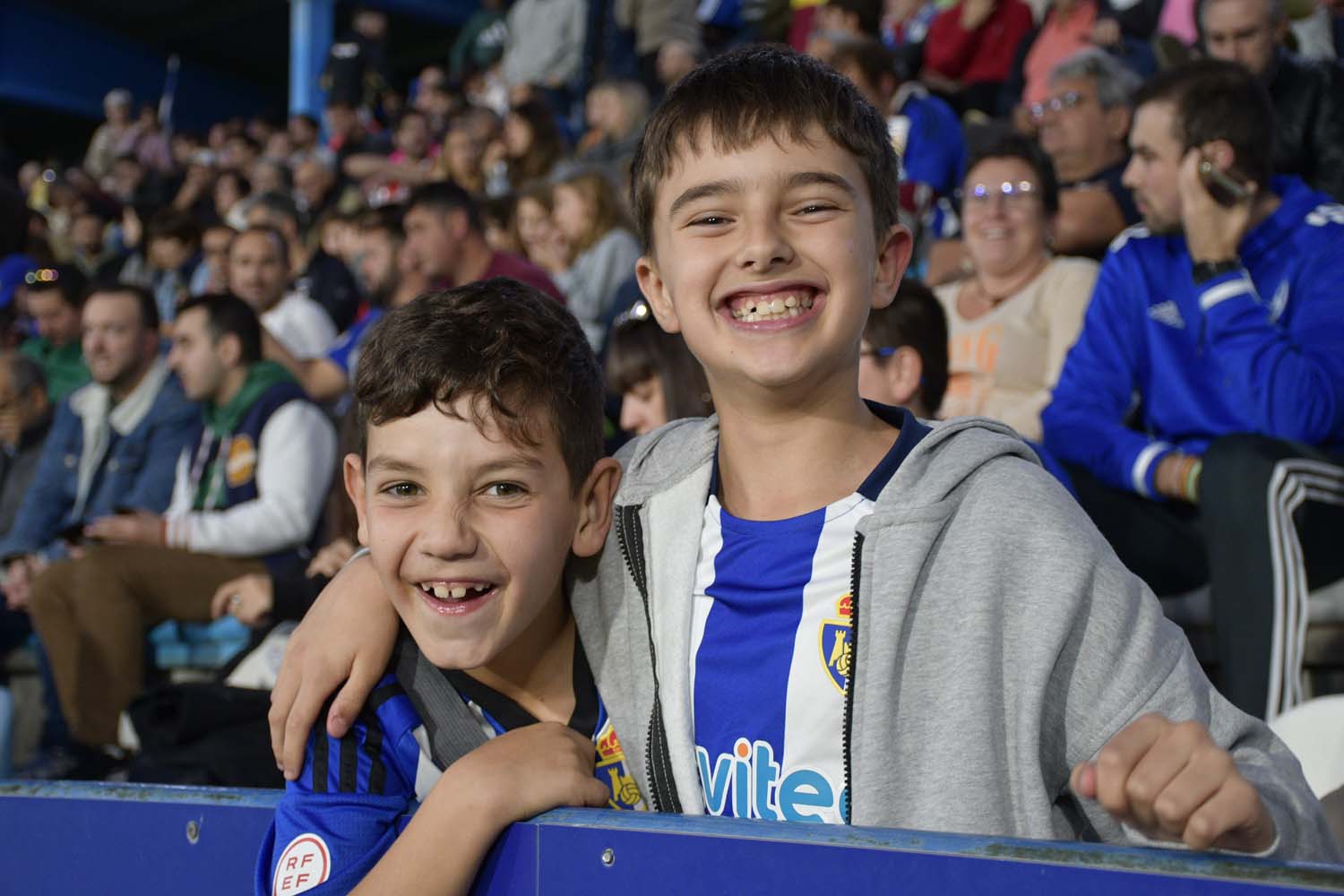 Aficionados durante el Ponferradina Zamora (75)