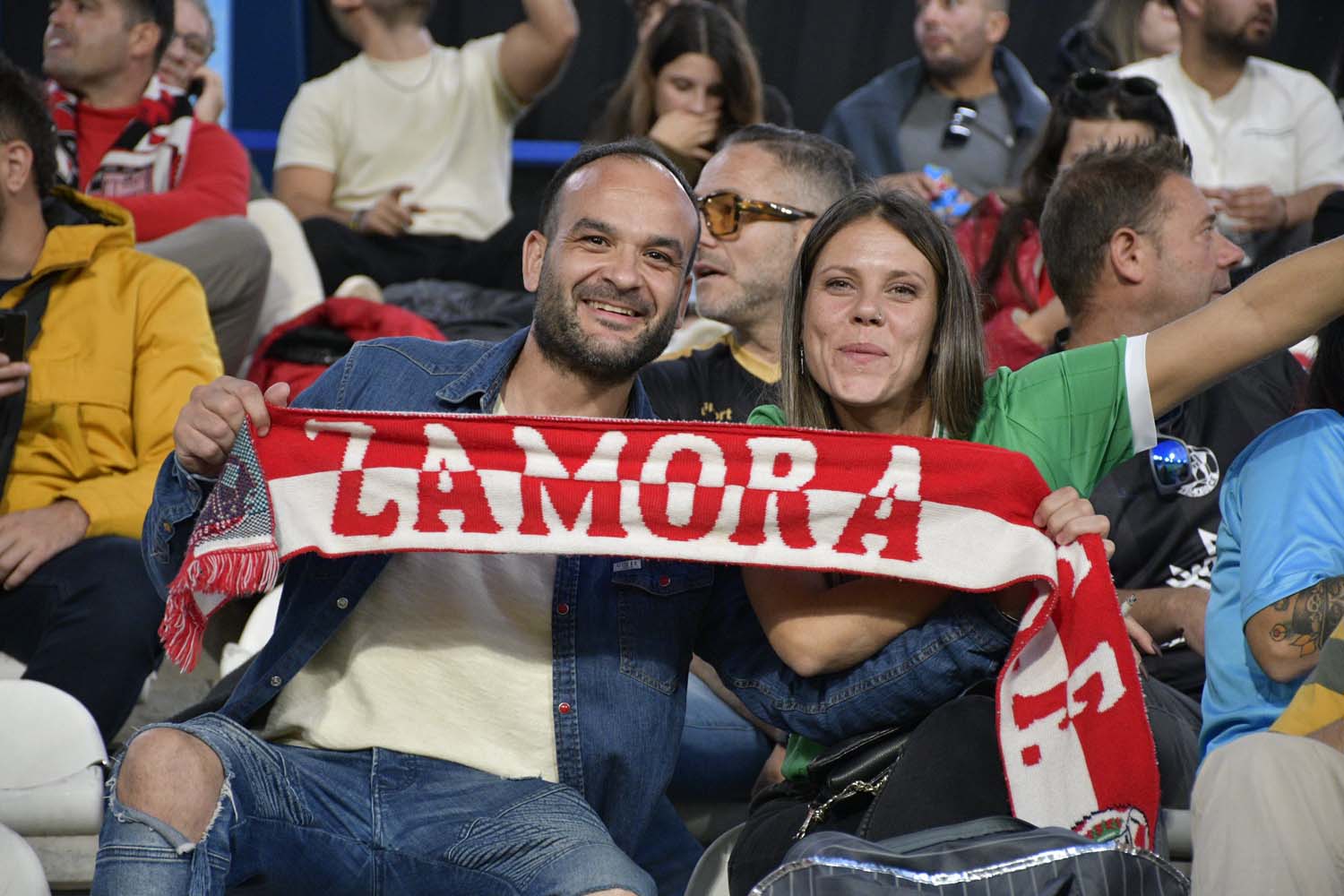 Aficionados durante el Ponferradina Zamora (47)