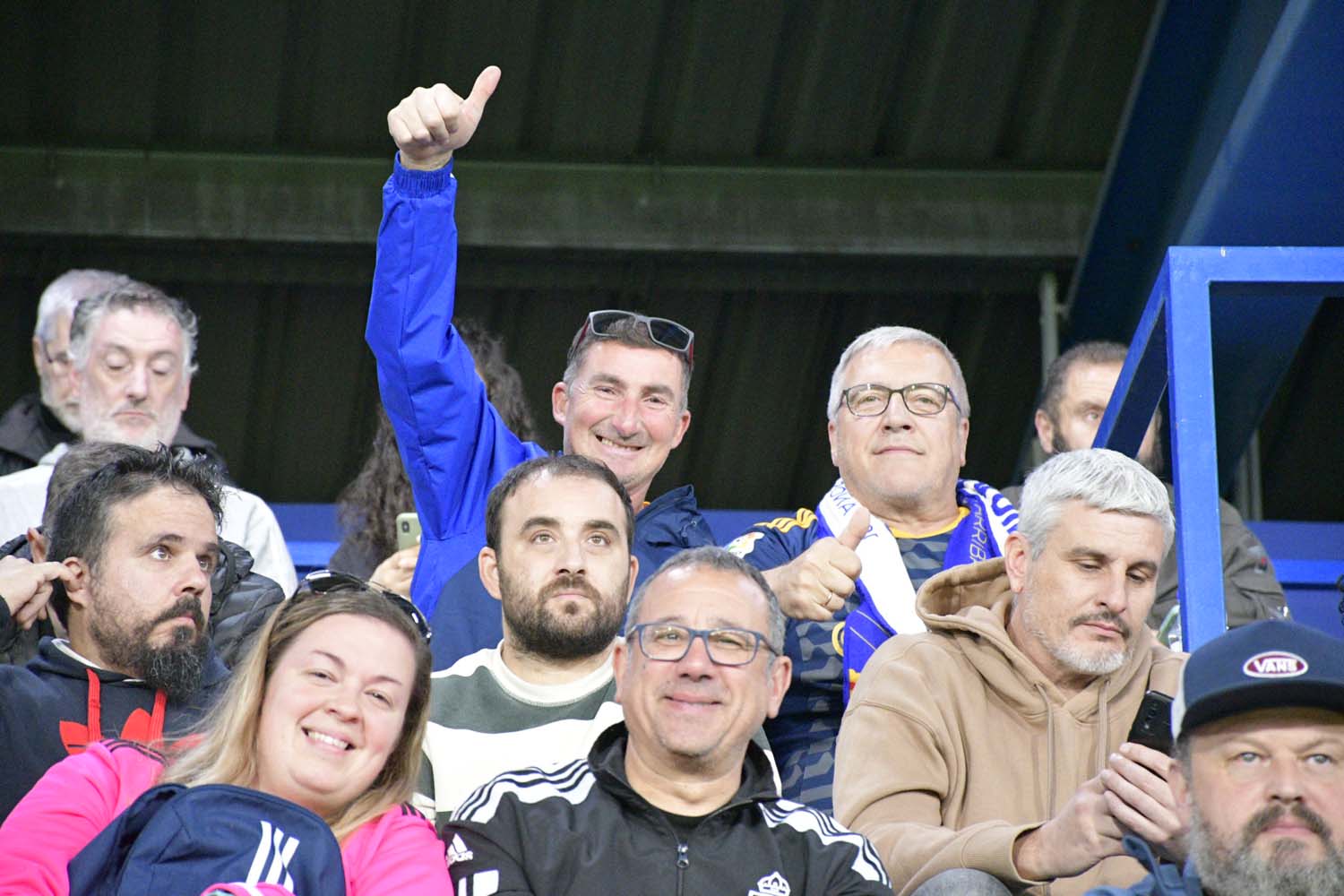 Aficionados durante el Ponferradina Zamora (40)