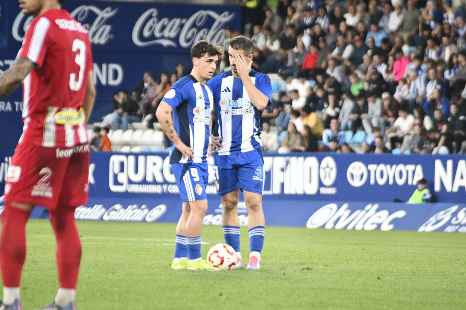 La Ponferradina, al borde del precipicio a un punto del descenso