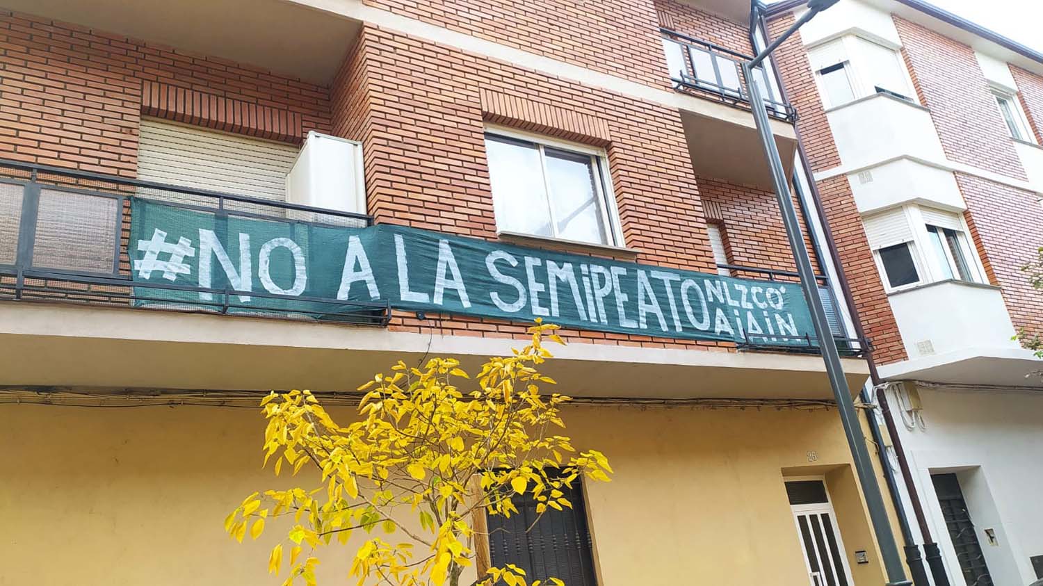 Los vecinos del Casco Antiguo invitarán a una reunión al alcalde de Ponferrada por la semipeatonalización de la Avenida del Castillo