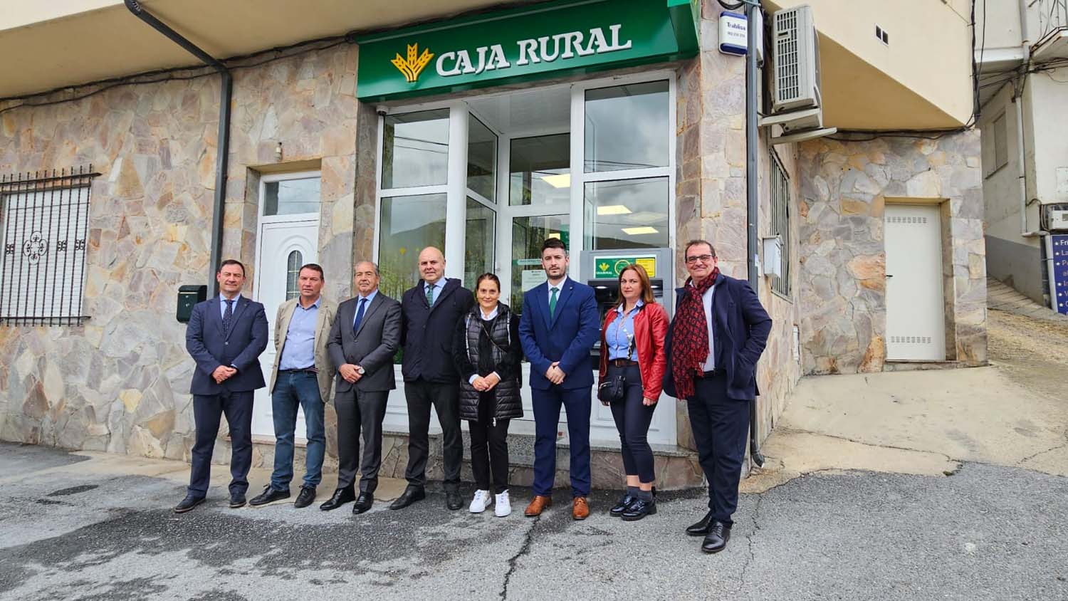 Caja Rural abre su nueva oficina en La Baña 