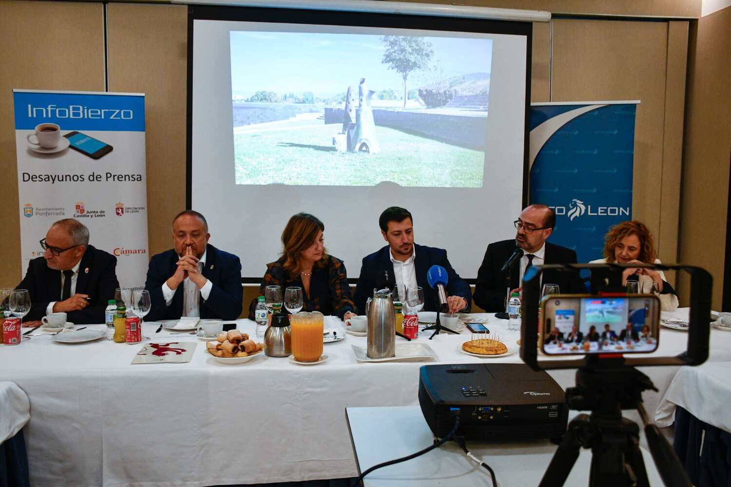 Desayuno de prensa con la Rectora de la Universidad de León, Nuria González