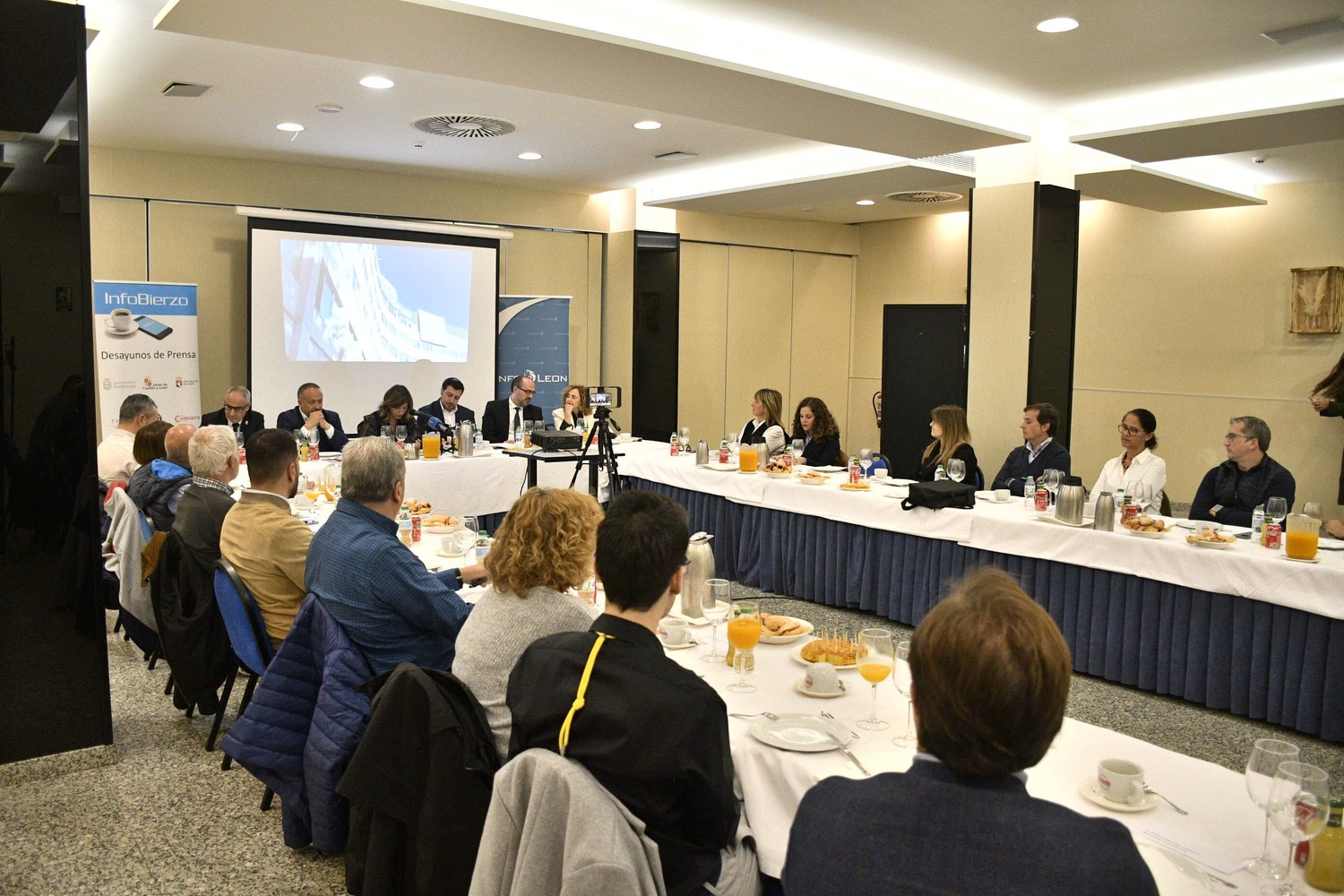 Desayuno de prensa con la Rectora de la Universidad de León, Nuria González