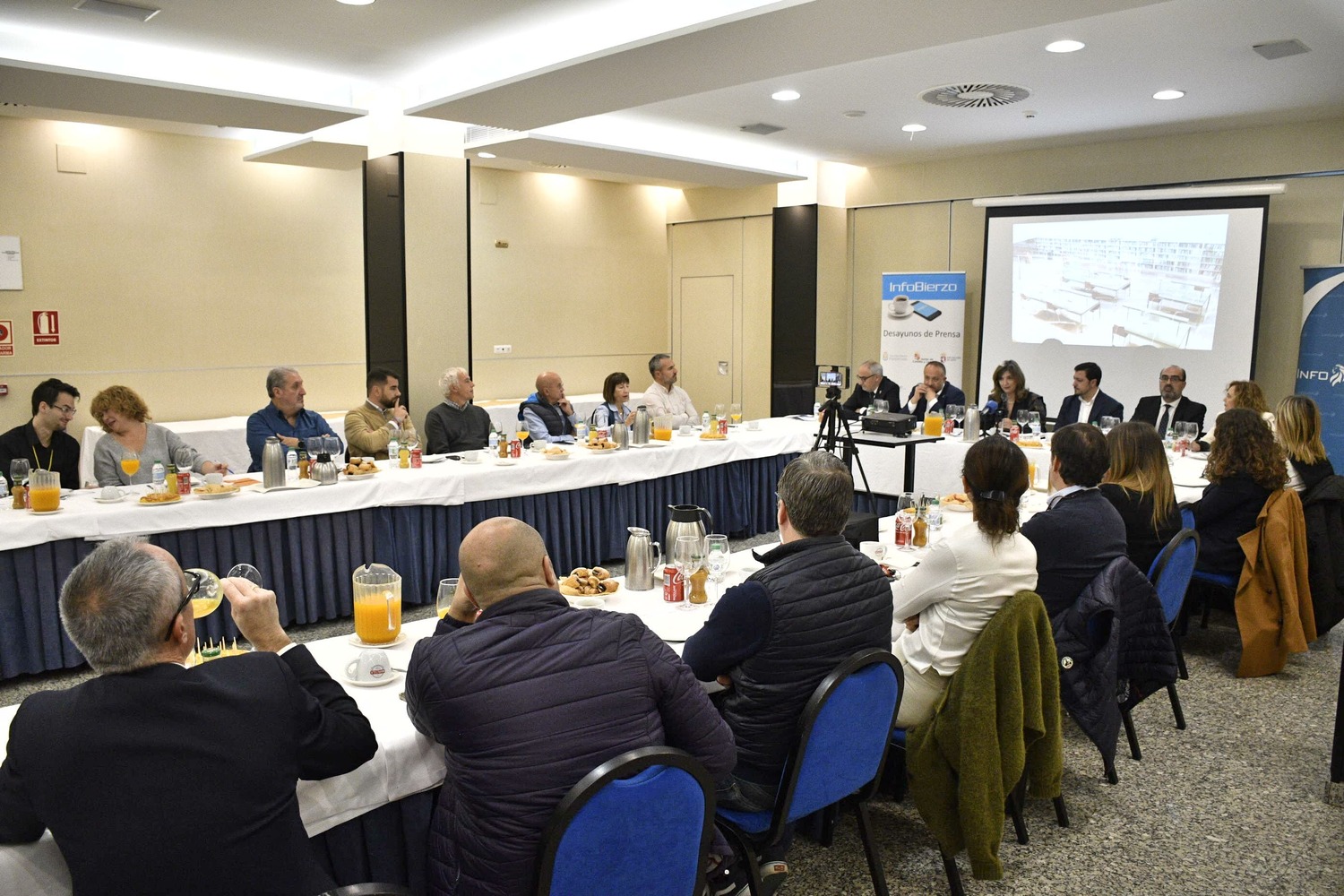 Desayuno de prensa con la Rectora de la Universidad de León, Nuria González