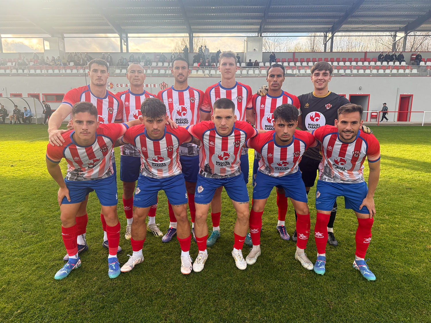 El Atlético Bembibre sigue sin ver la luz en el túnel y cae ante el Júpiter Leonés