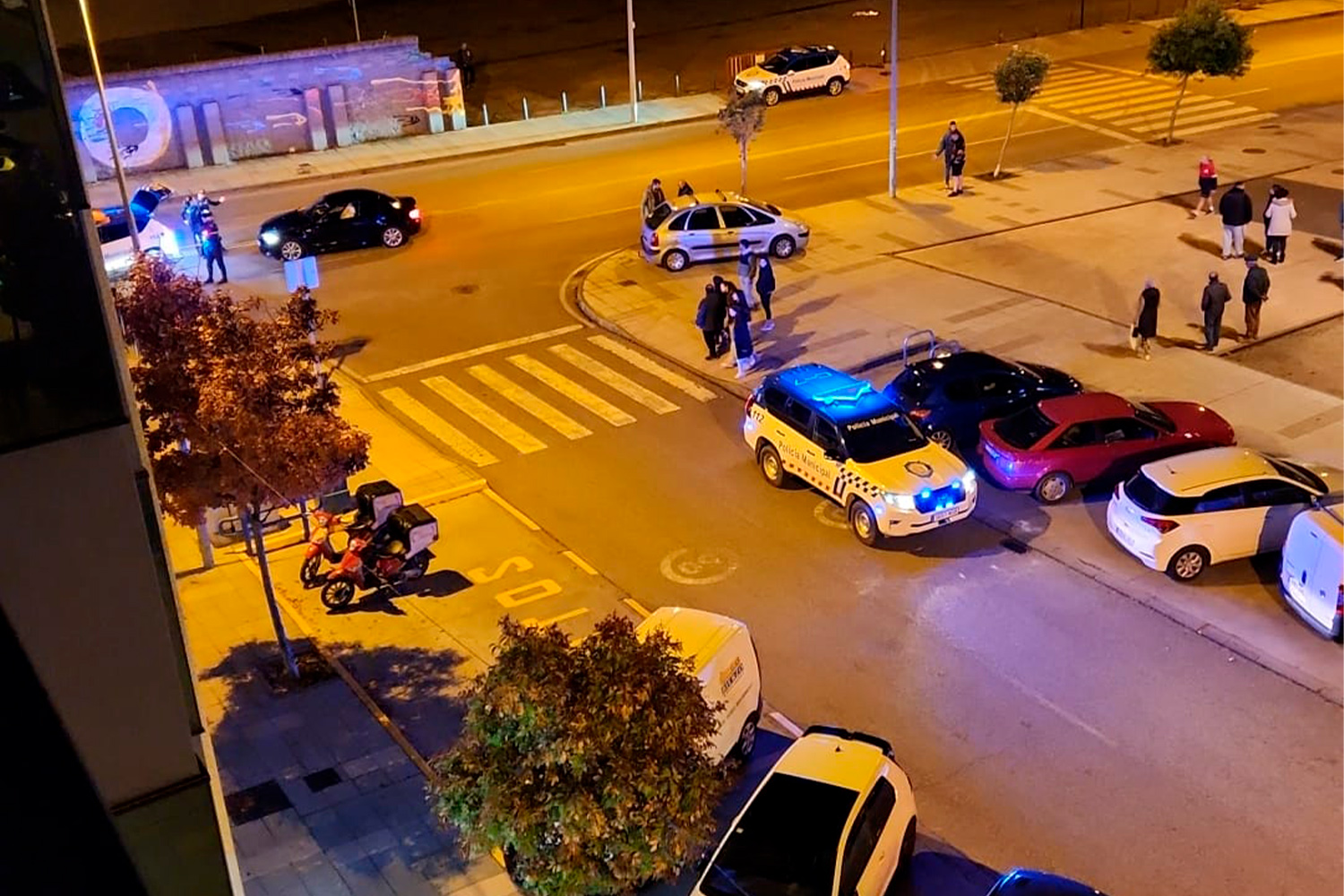 Colisión entre dos turismos en el barrio de La Rosaleda