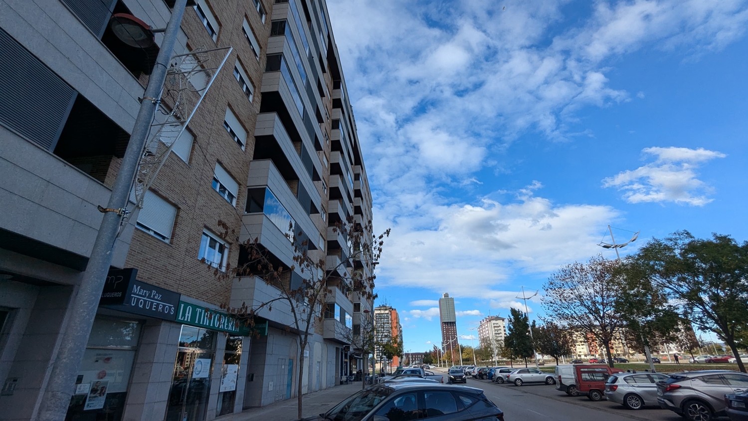 Instalación de las luces de Navidad de Ponferrada (2)