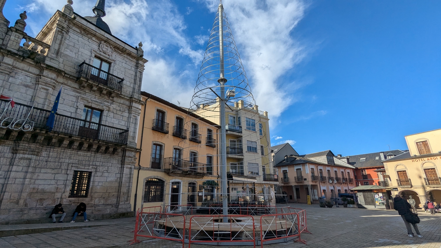 Instalación de las luces de Navidad de Ponferrada (15)