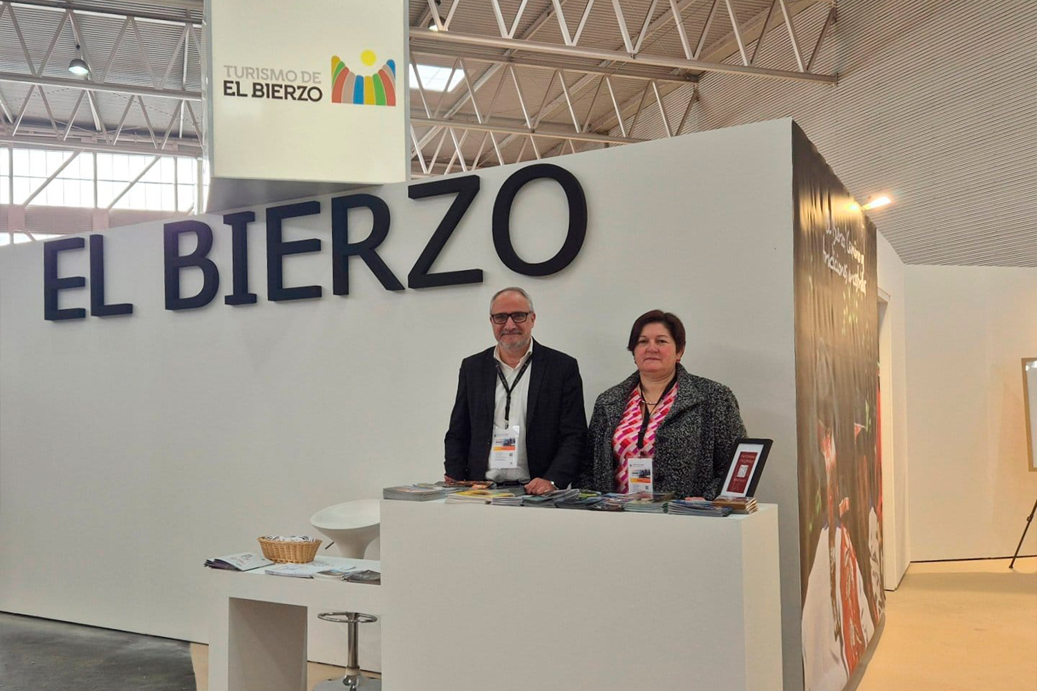 El Consejo Comarcal del Bierzo inaugura su propio stand en la feria turística AR-PA