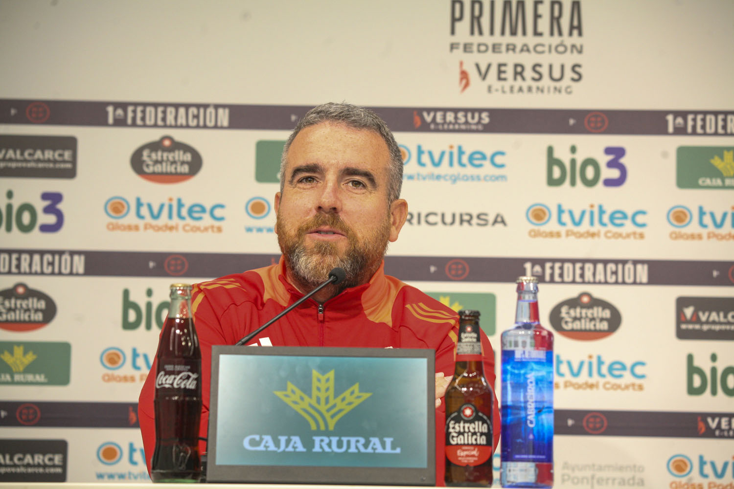 Javi Rey en rueda de prensa previa al partido contra el Barakaldo