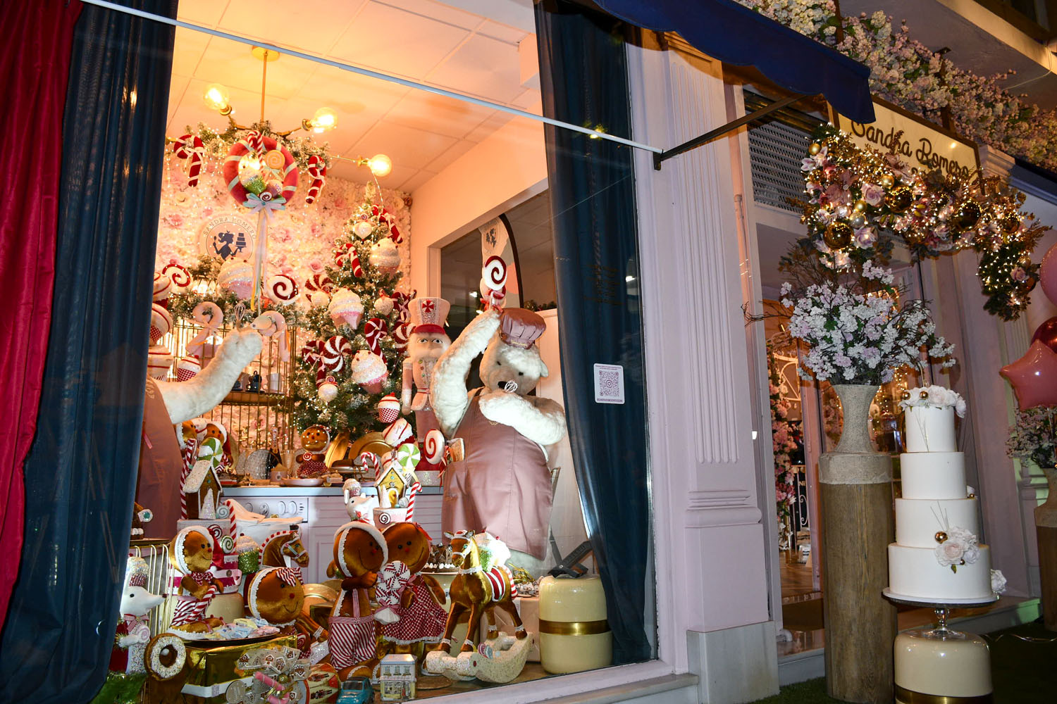 Escaparate navideño de Sandra Romero Patisserie