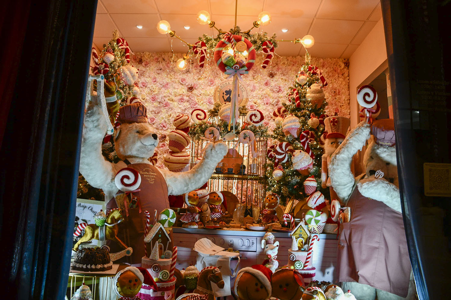 Escaparate navideño de Sandra Romero Patisserie