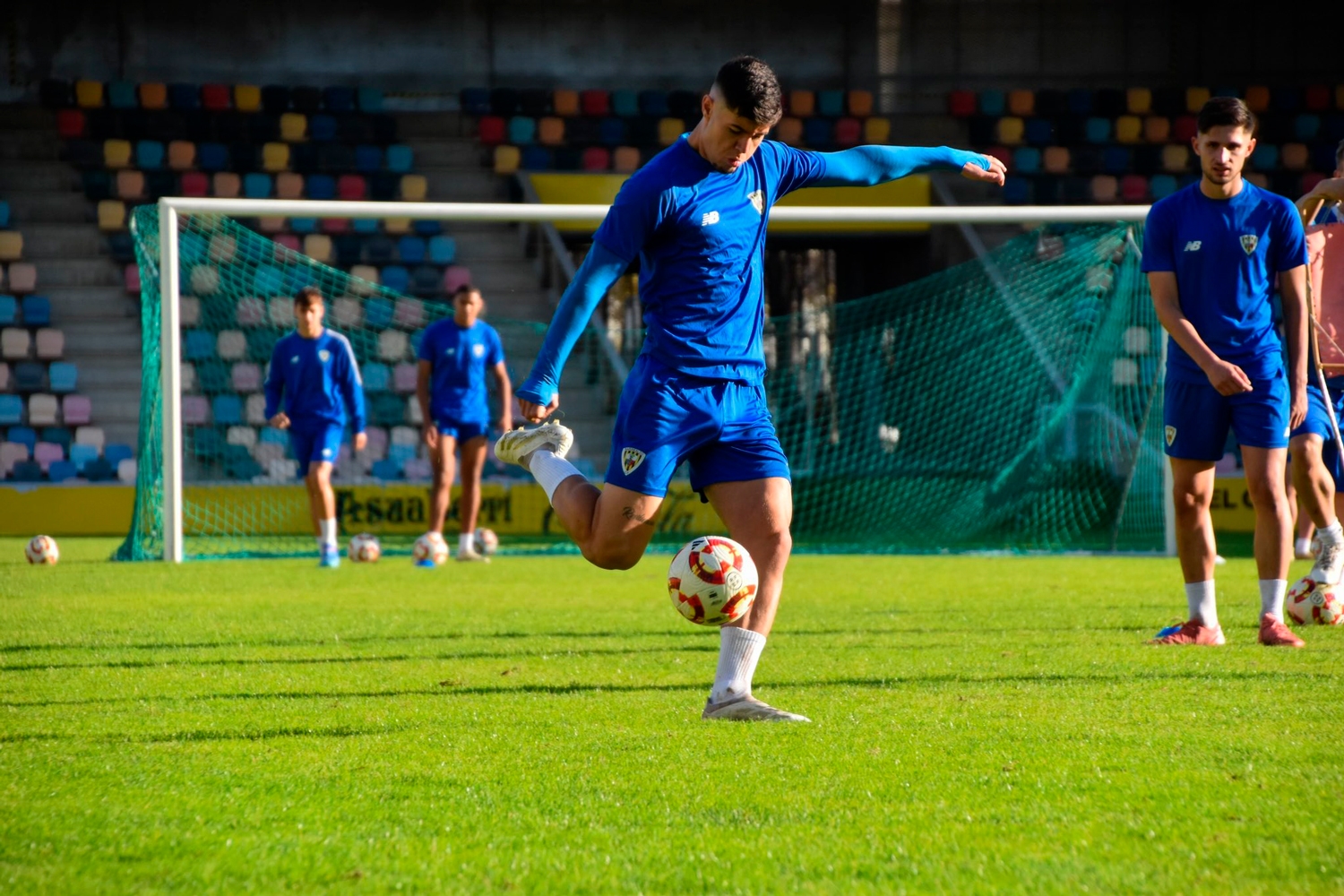 Último entrenamiento del Barakaldo antes de enfrentarse a la Ponferradina