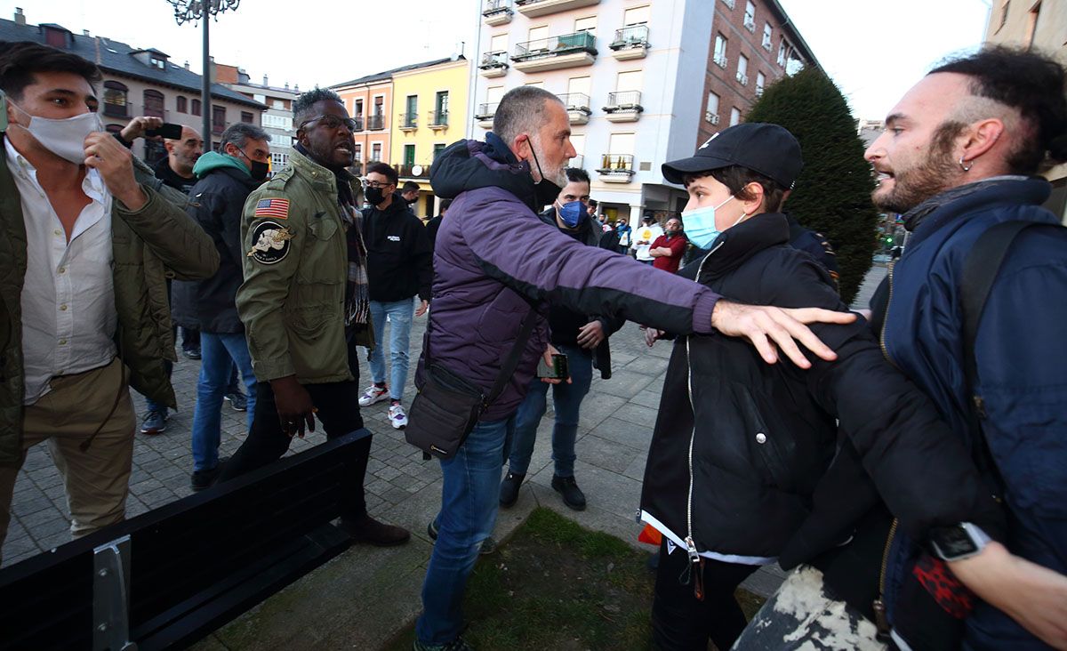 Santiago Abascal participa en un acto de campa�n Ponferrada