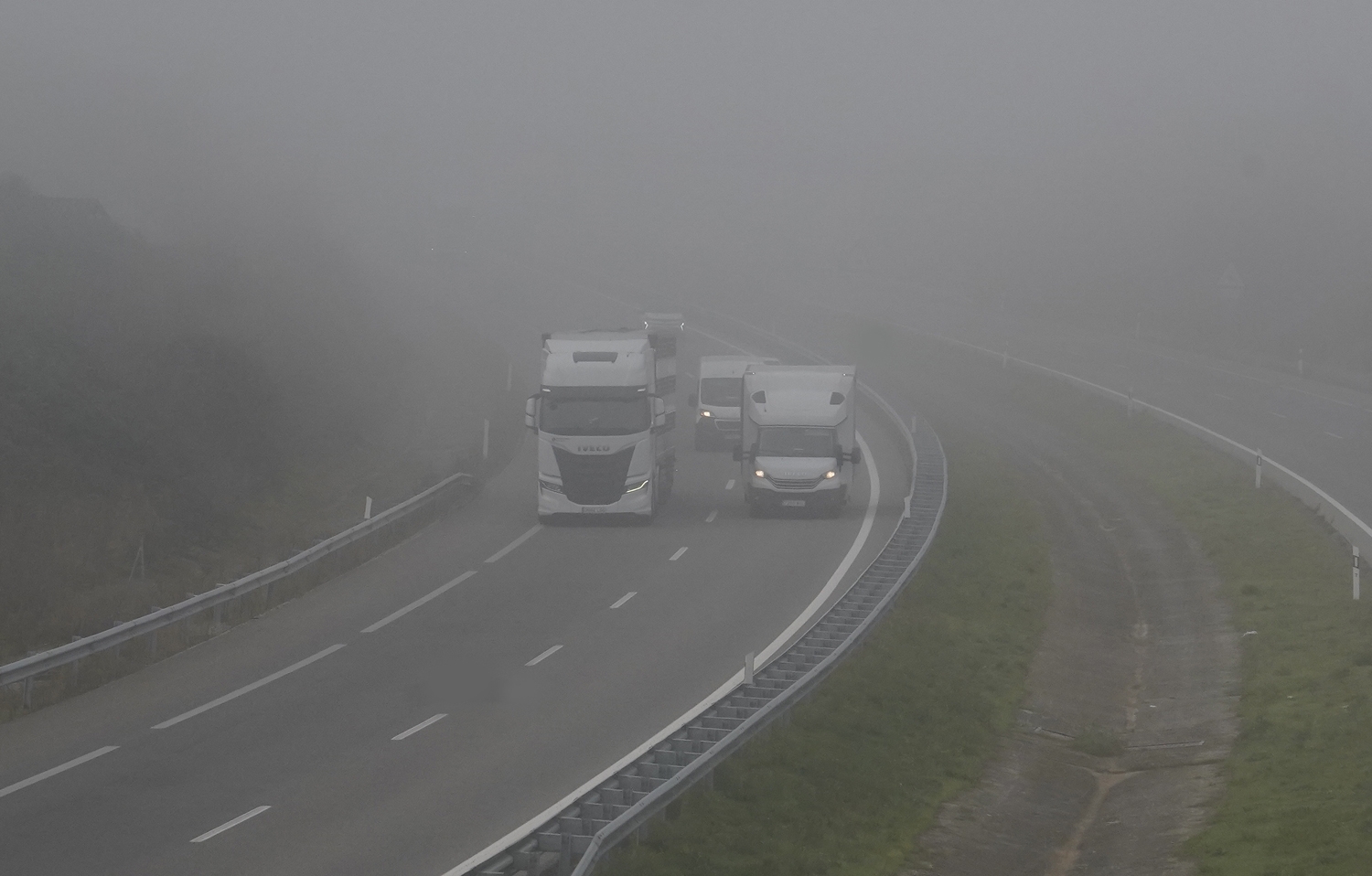 Niebla en la A6 en El Bierzo (2)