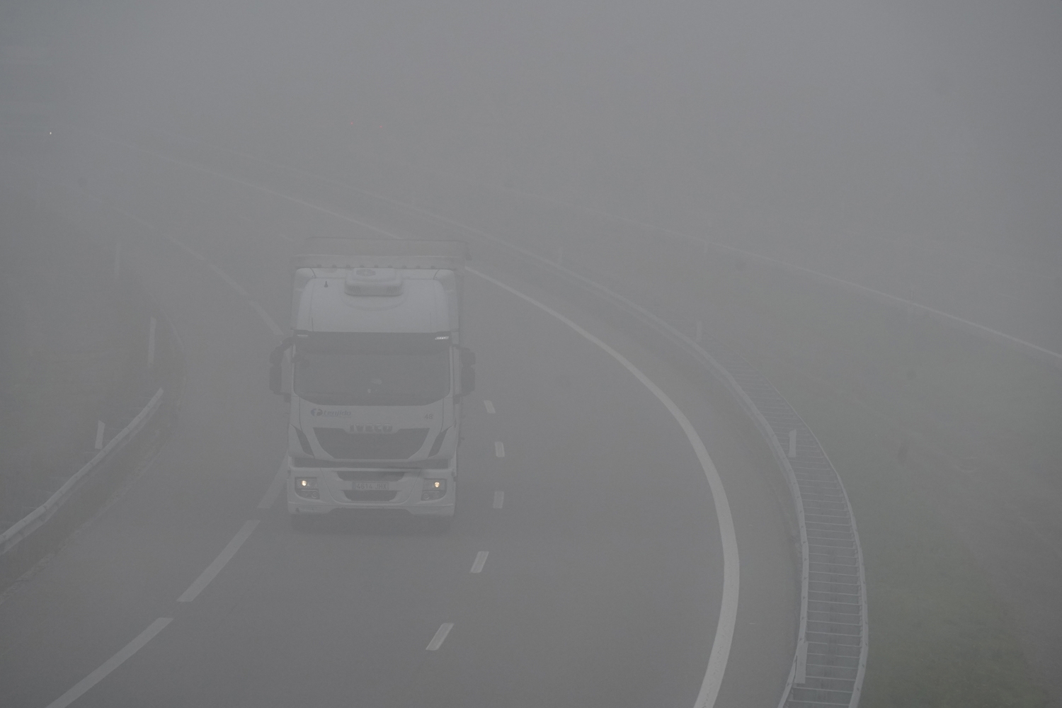 Niebla en la A6 en El Bierzo (3)