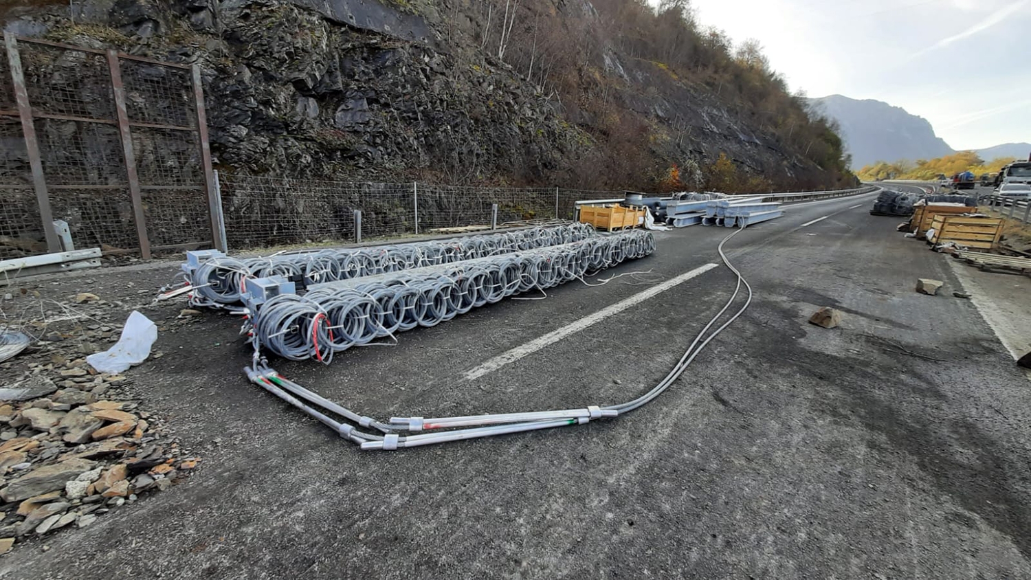 Avanzan los trabajos en la AP-66 entre León y Asturias con el asfaltado de la plataforma en el margen de la calzada