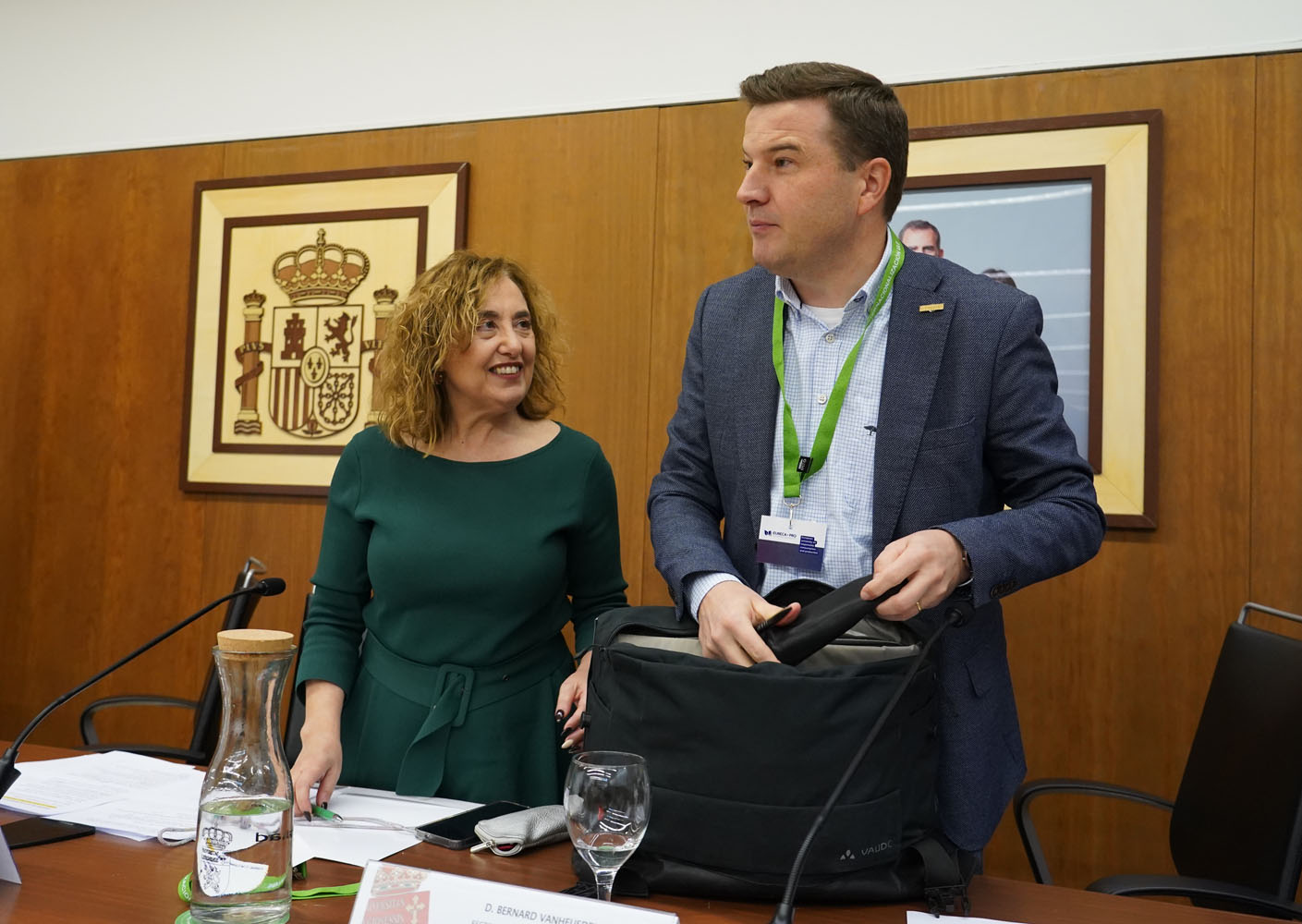 El rector de la Universidad de Hasslet (Bélgica), Bernard Vanheusen, junto a la vicerrectora para el campus del Bierzo, Pilar Marqués (3)