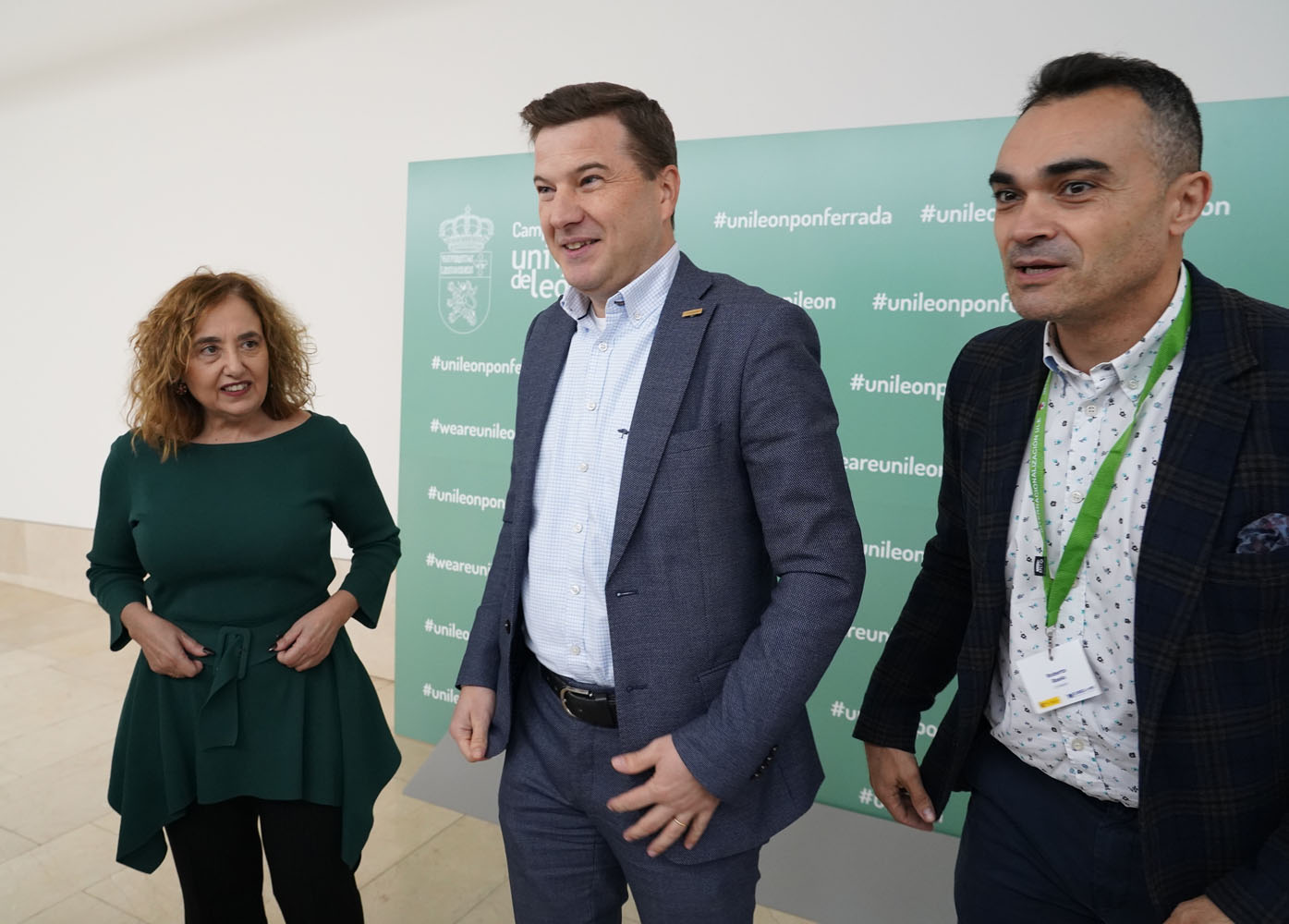 El rector de la Universidad de Hasslet (Bélgica), Bernard Vanheusen, junto a la vicerrectora para el campus del Bierzo, Pilar Marqués (5)