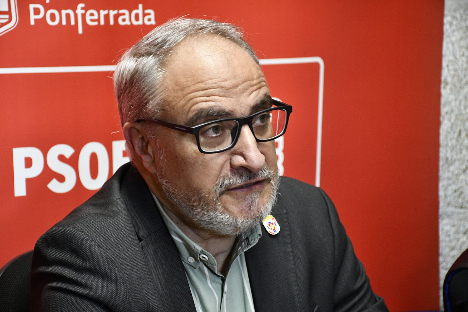 Olegario Ramón durante una rueda de prensa en Ponferrada