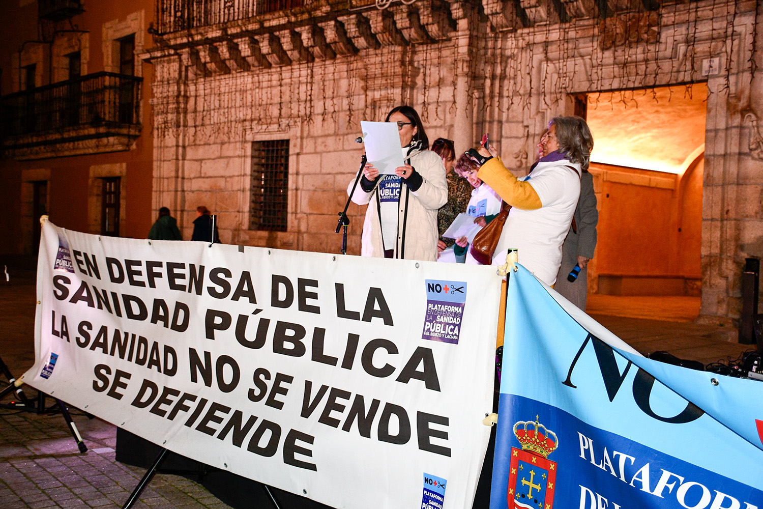 Concentración por la Sanidad Pública del Bierzo y Laciana