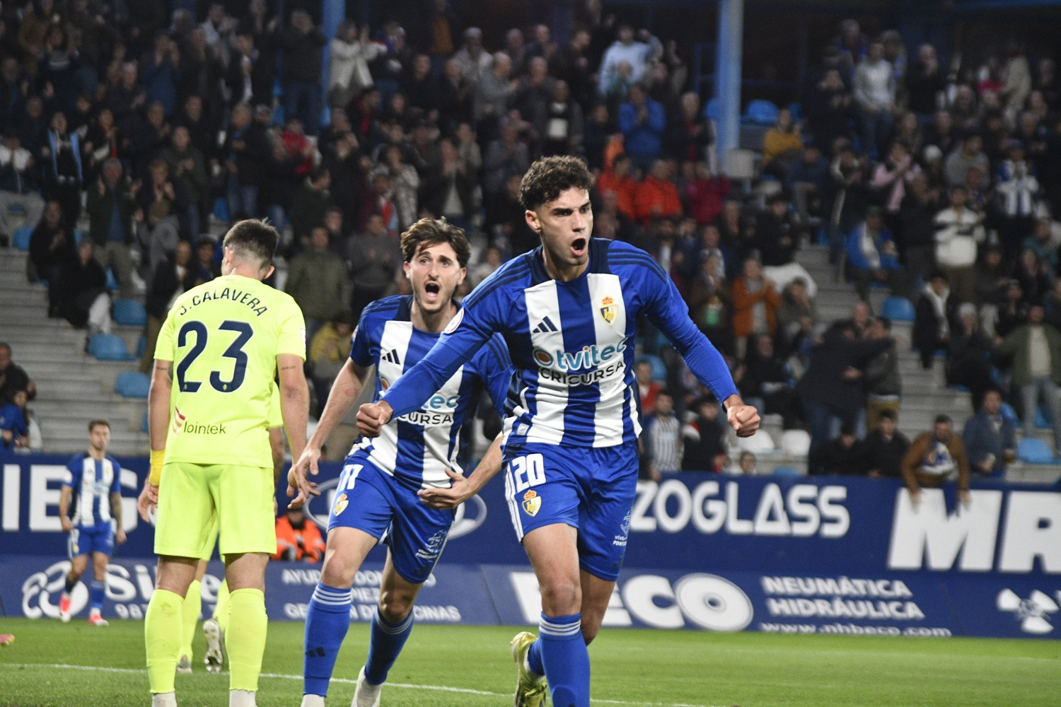 Aficionados durante el Ponferradina Amorebieta (15)