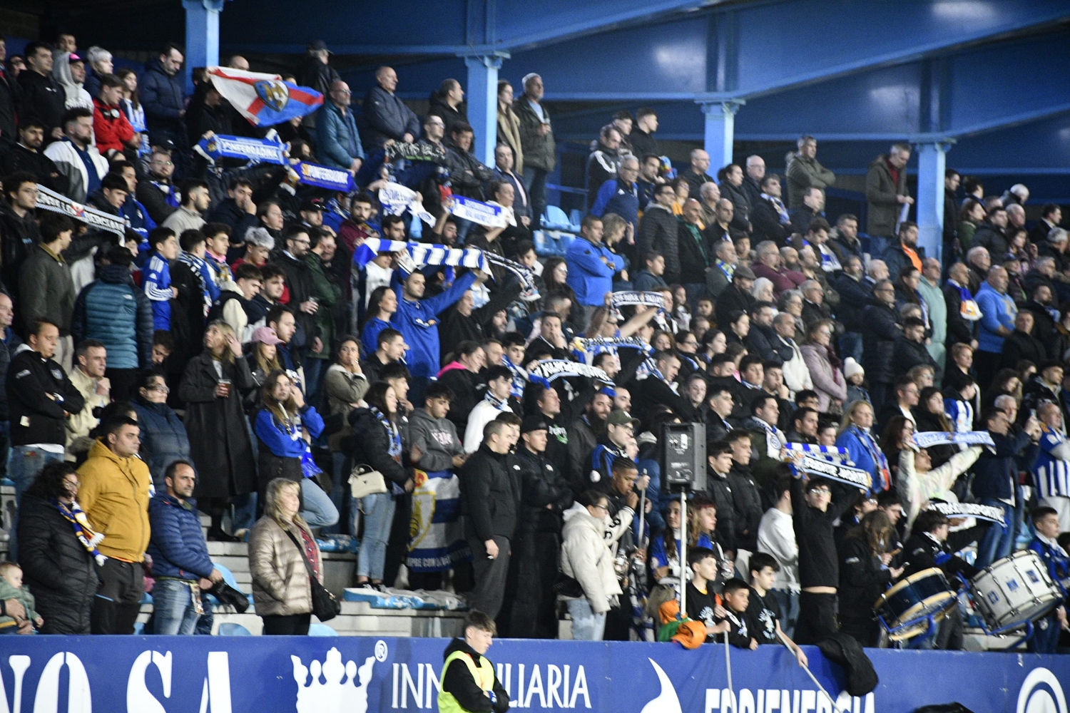 Aficionados durante el Ponferradina Amorebieta (56)