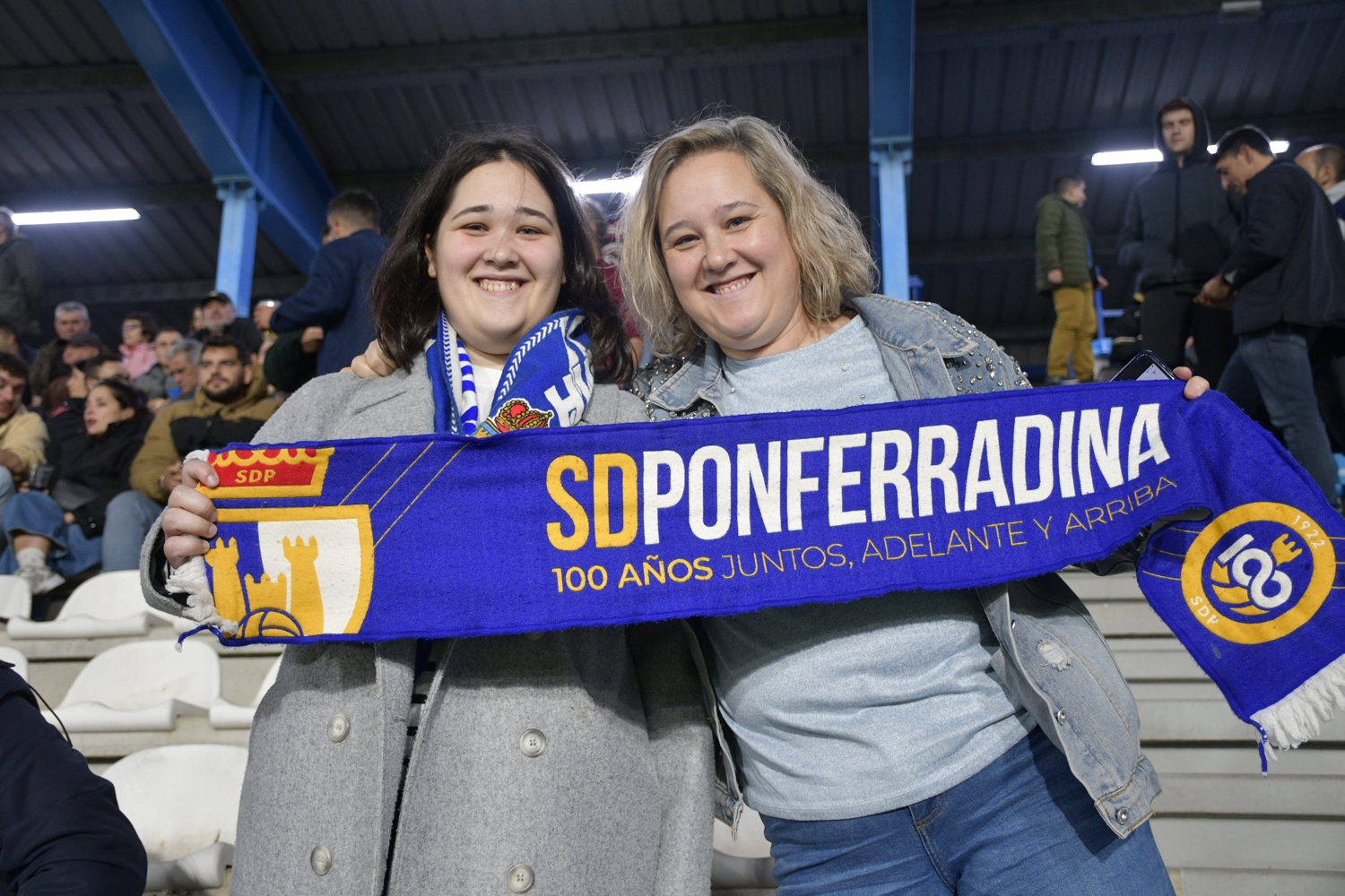 Afición durante el Ponferradina Amorebieta (137)