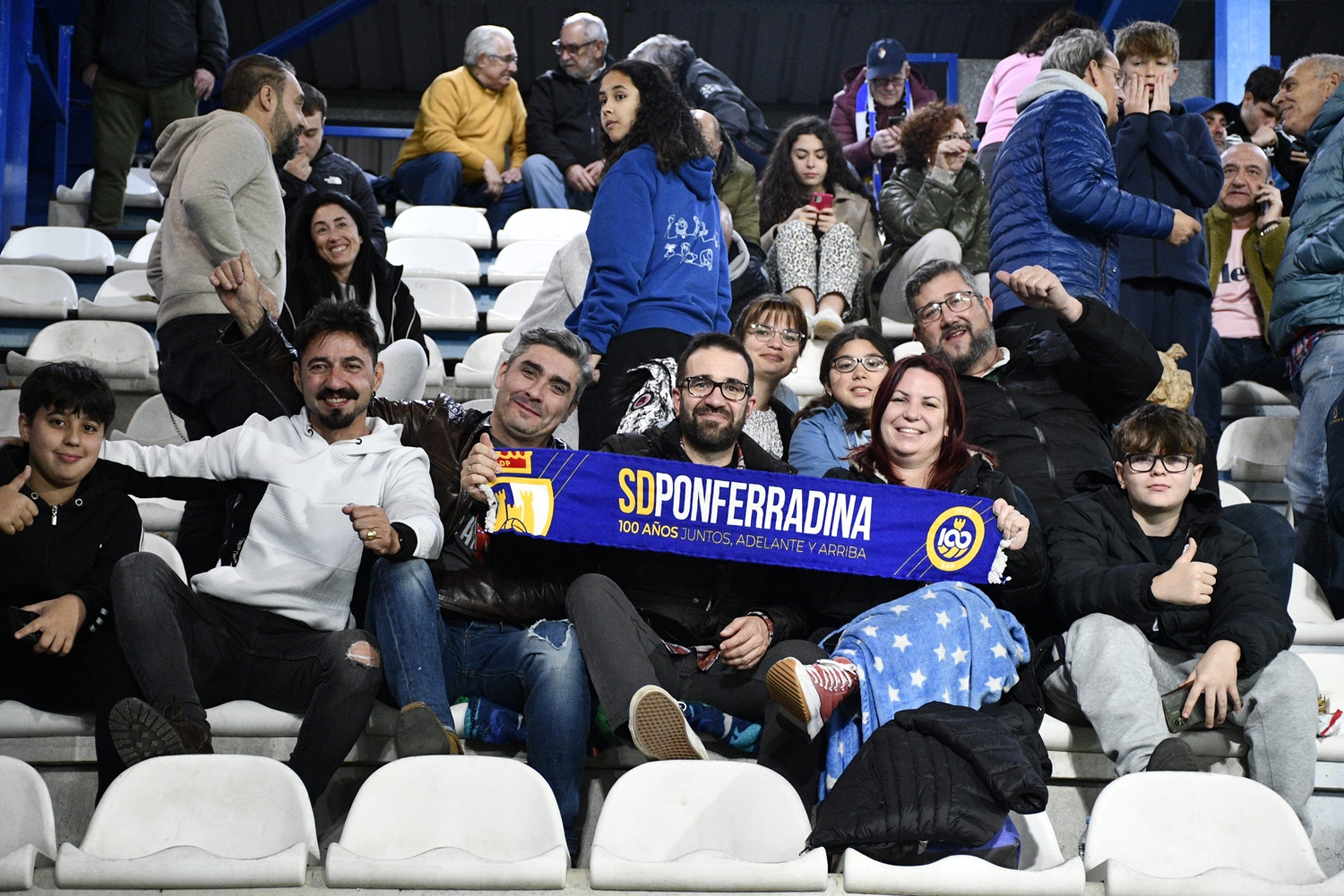 Afición durante el Ponferradina Amorebieta (141)