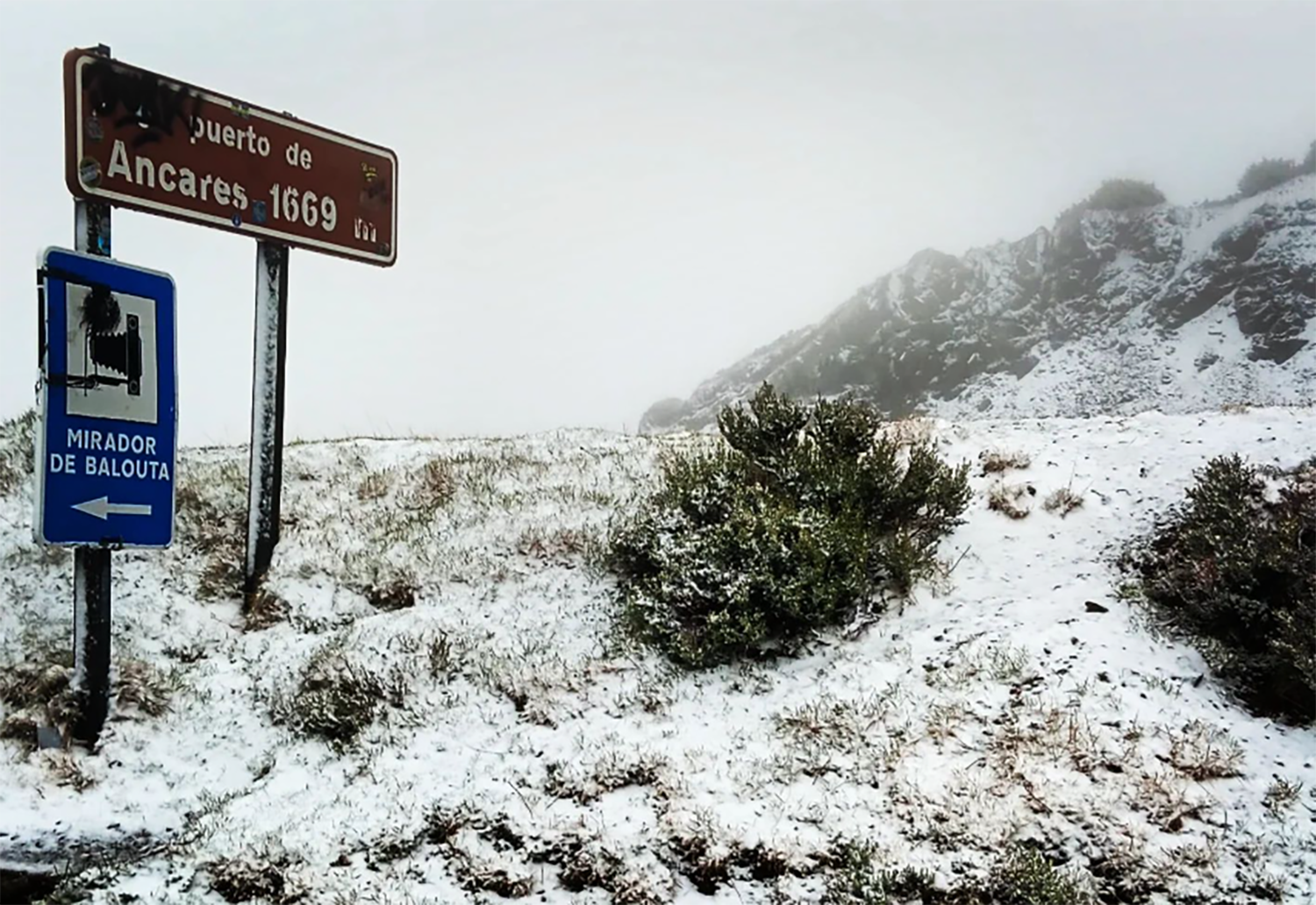 La nieve se deja ver en El Bierzo: Valle de Ancares muestra ya su 'manto blanco'