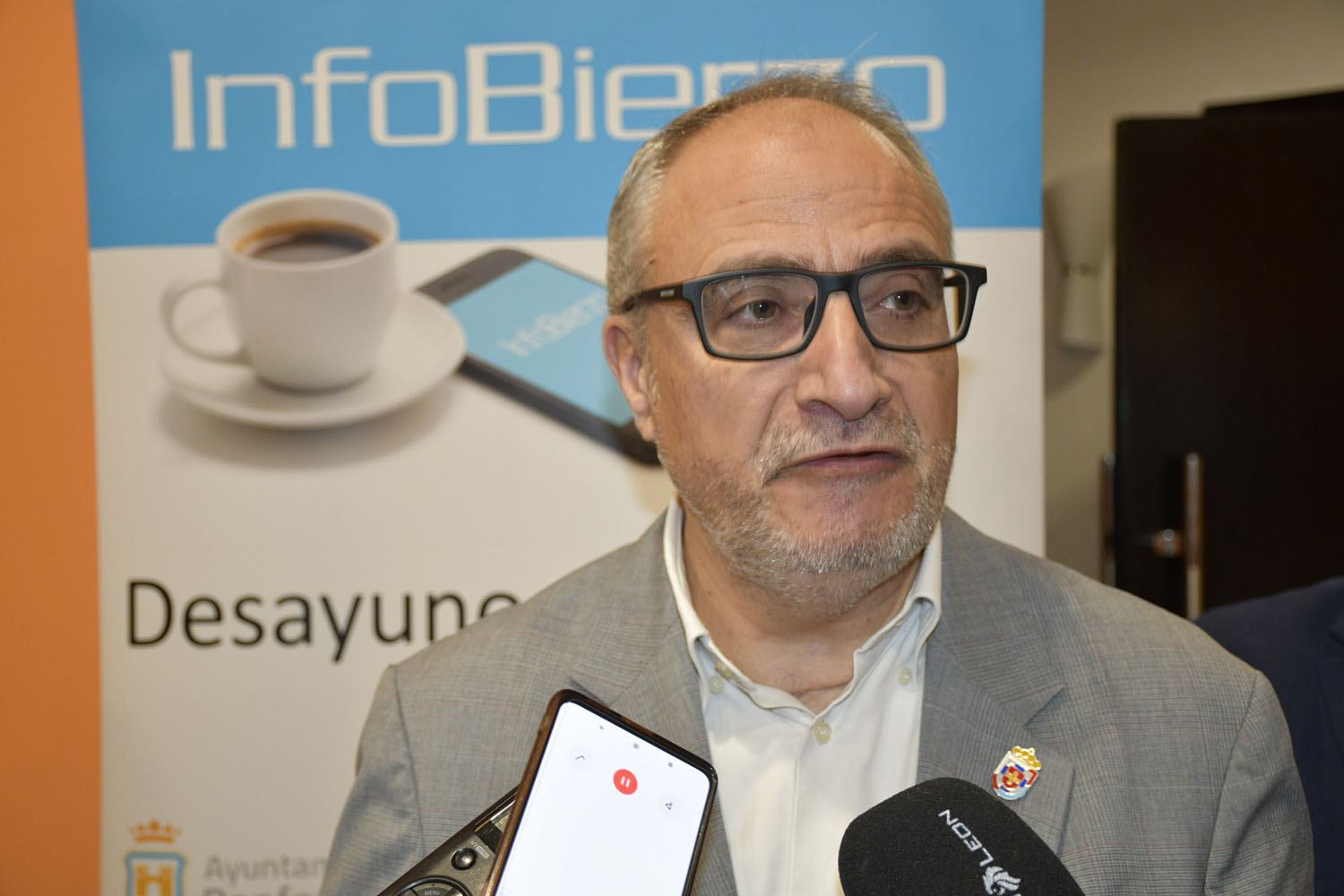 Desayuno InfoBierzo con Gerardo Álvarez Courel, presidente de la Diputación de León  (4)