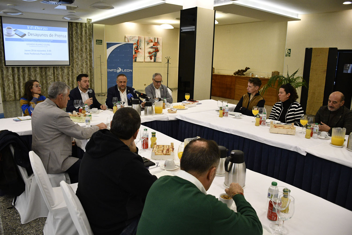 Desayuno InfoBierzo con Gerardo Álvarez Courel, presidente de la Diputación de León  (11)