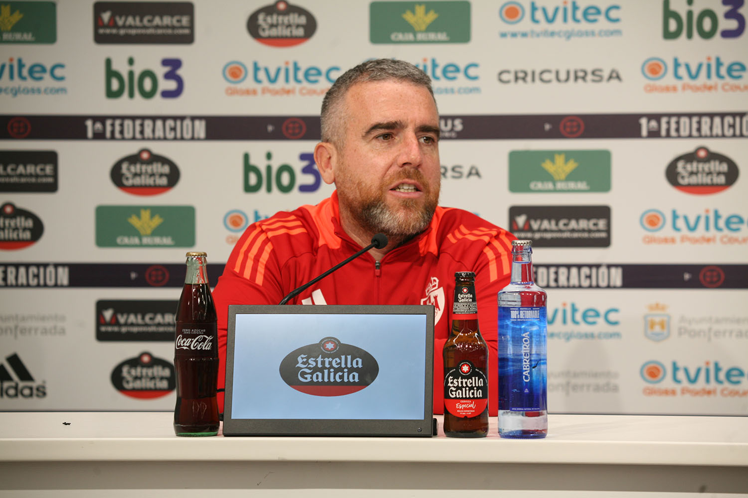 Javi Rey en la rueda de prensa de este viernes antes del partido entre el Ourense y la Ponferradina