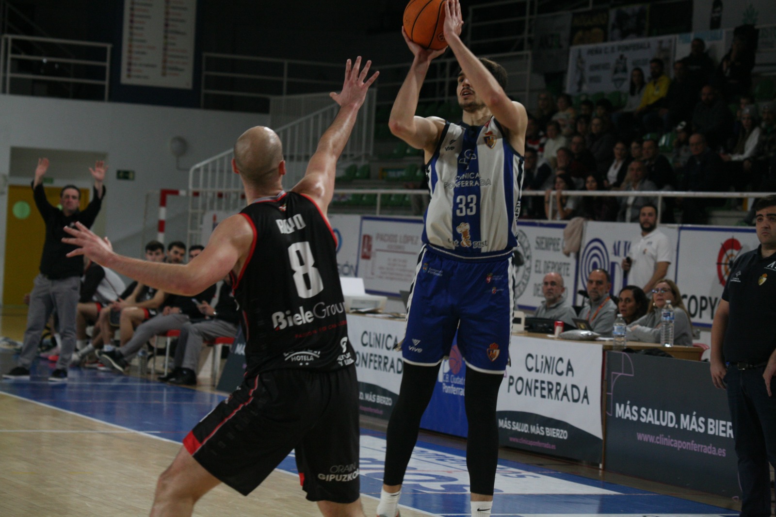 El Baloncesto Clínica Ponferrada sufre su primera derrota en casa ante Biele ISB 