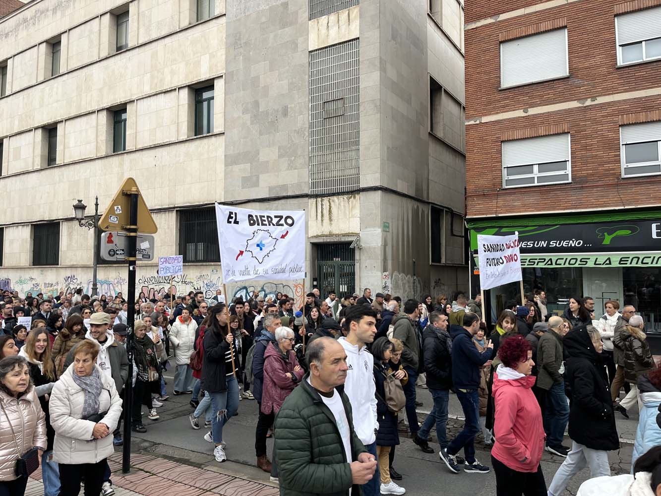 Manifestación OncoBierzo por la Sanidad Pública del Bierzo (2)